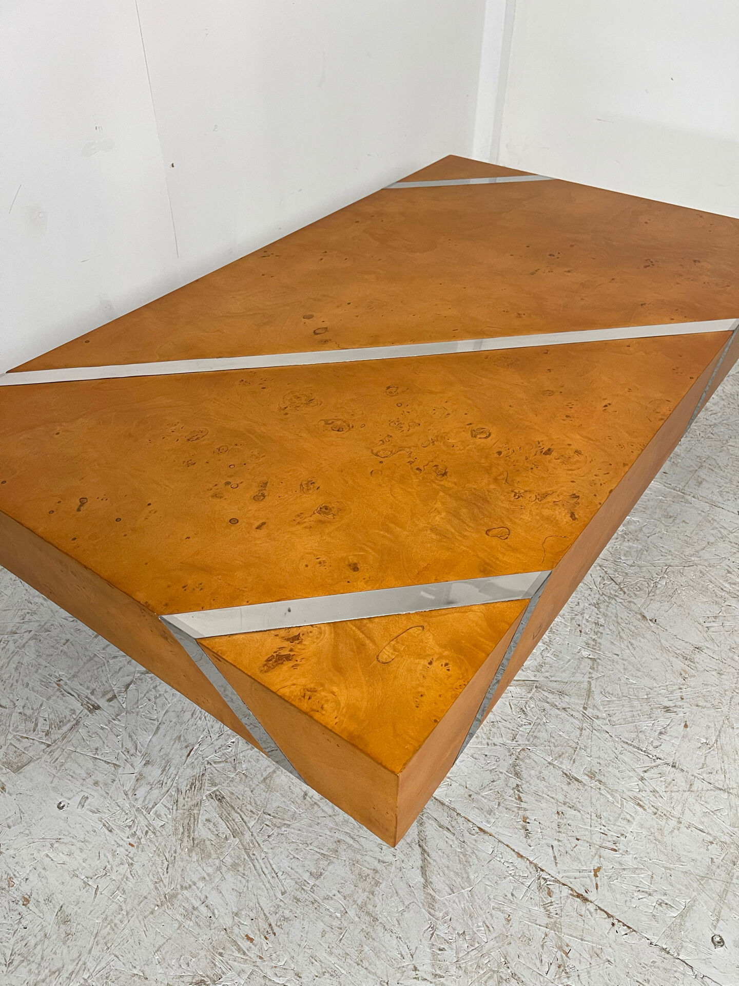 Table basse en loupe D’orme 1970
