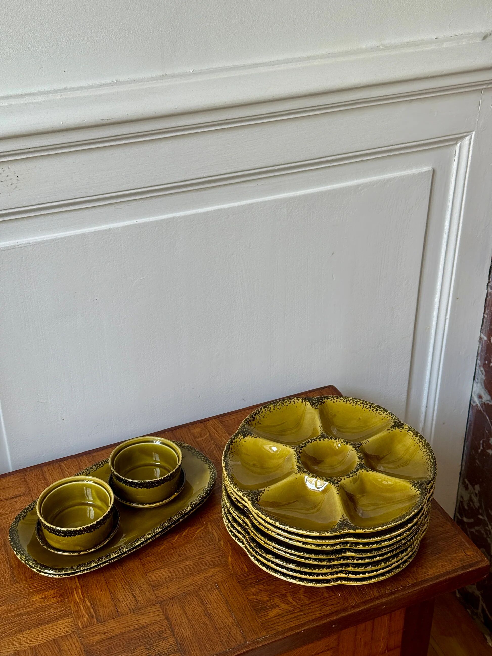 Oyster service in Gien earthenware