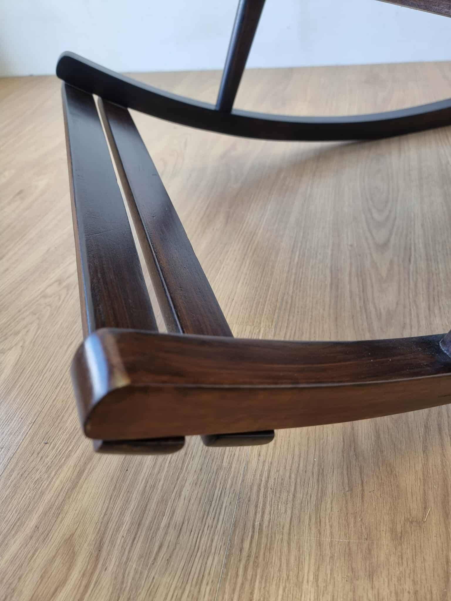 Chaise à bascule vintage des années 50.