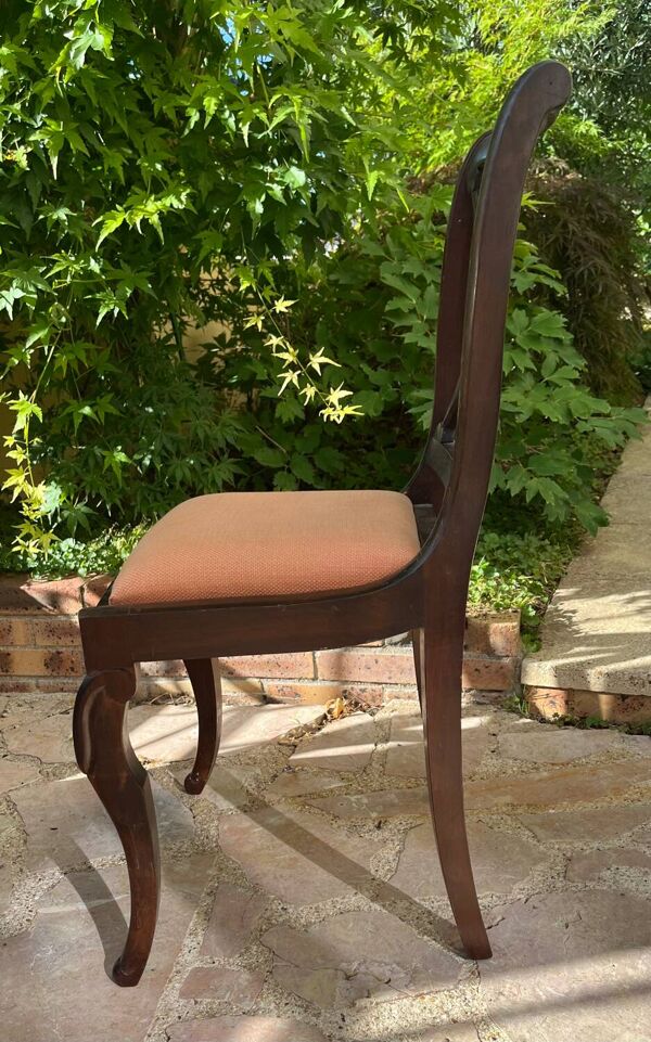 Ensemble de 3 chaises anciennes en bois