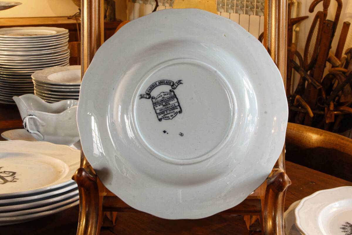 English earthenware service, CP monogram, ducal crown, 109 pieces