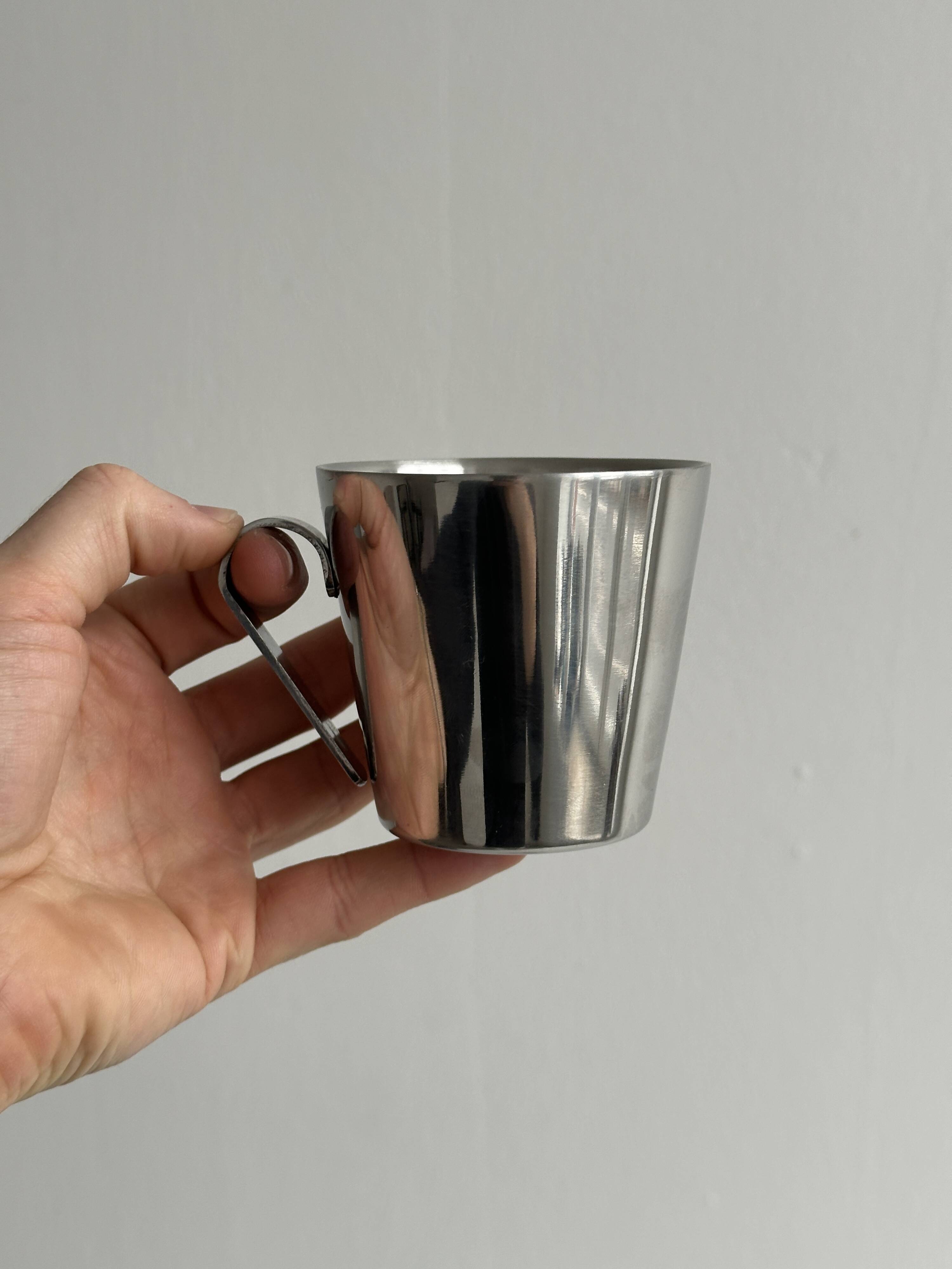 Set of 3 metal mugs