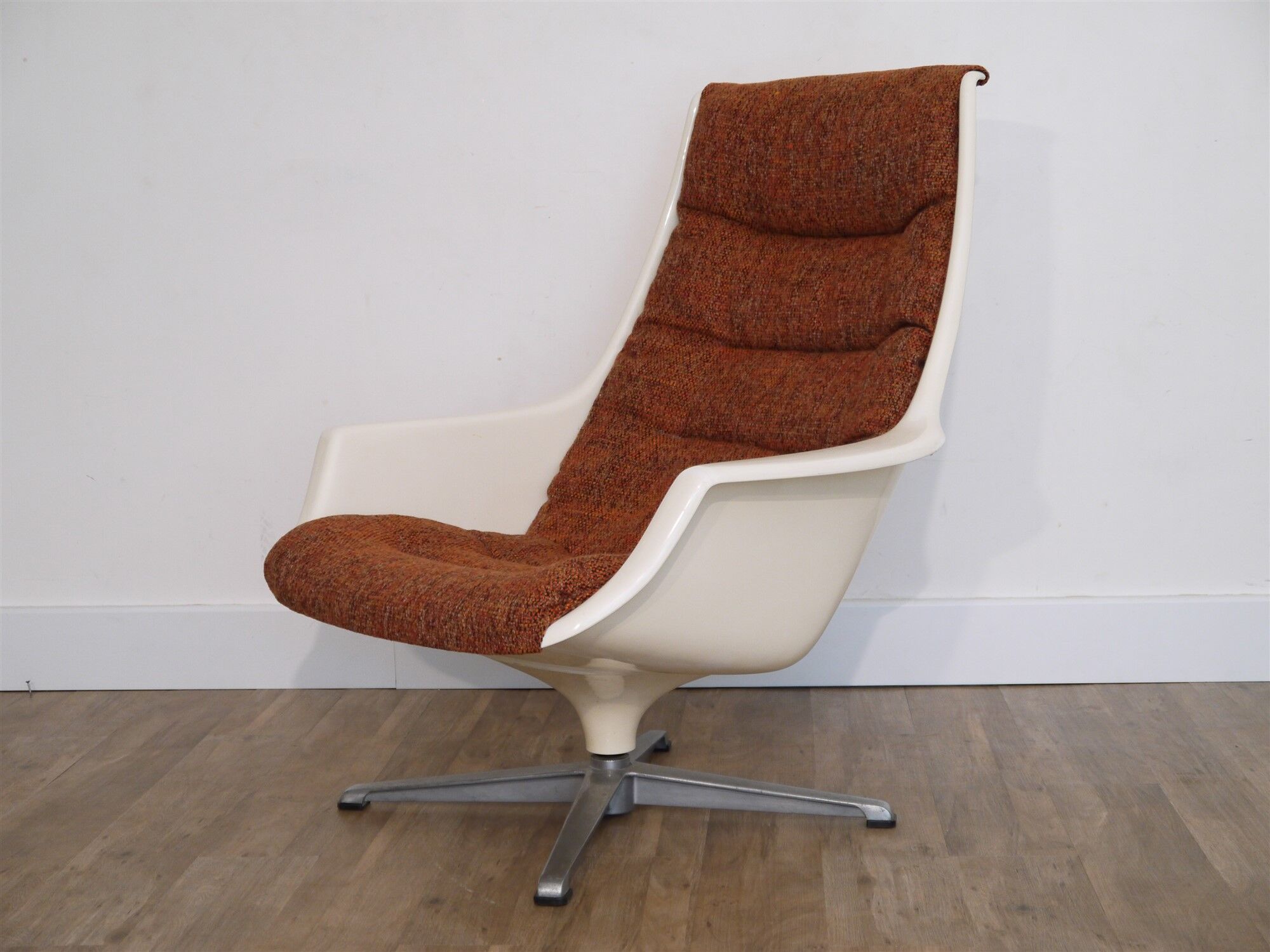 Fauteuil vintage pivotant "Galaxy" de Alf Svensson