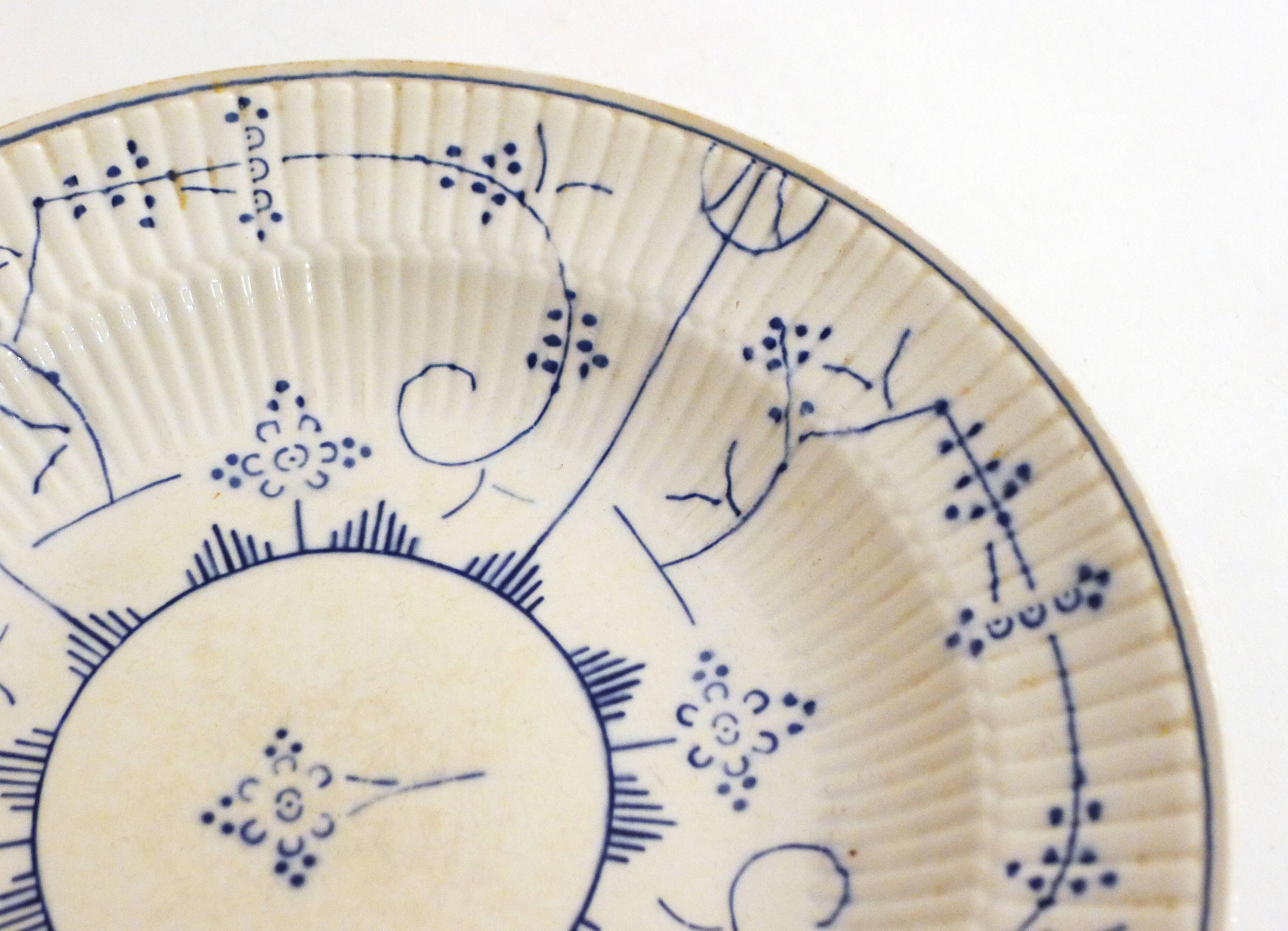 Round dish with Copenhagen decor by Boch la Louvière