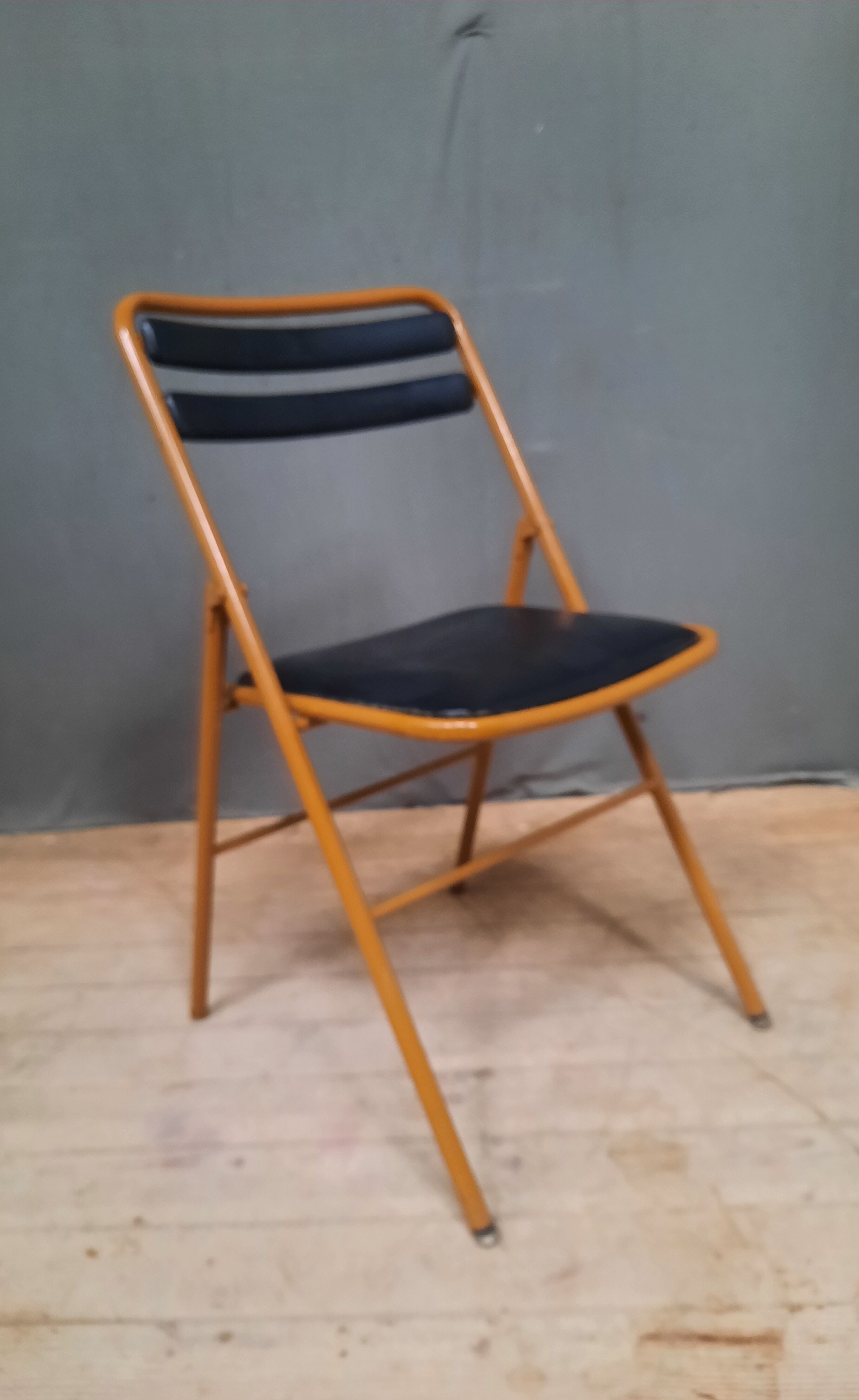 4 folding chairs metal and skai