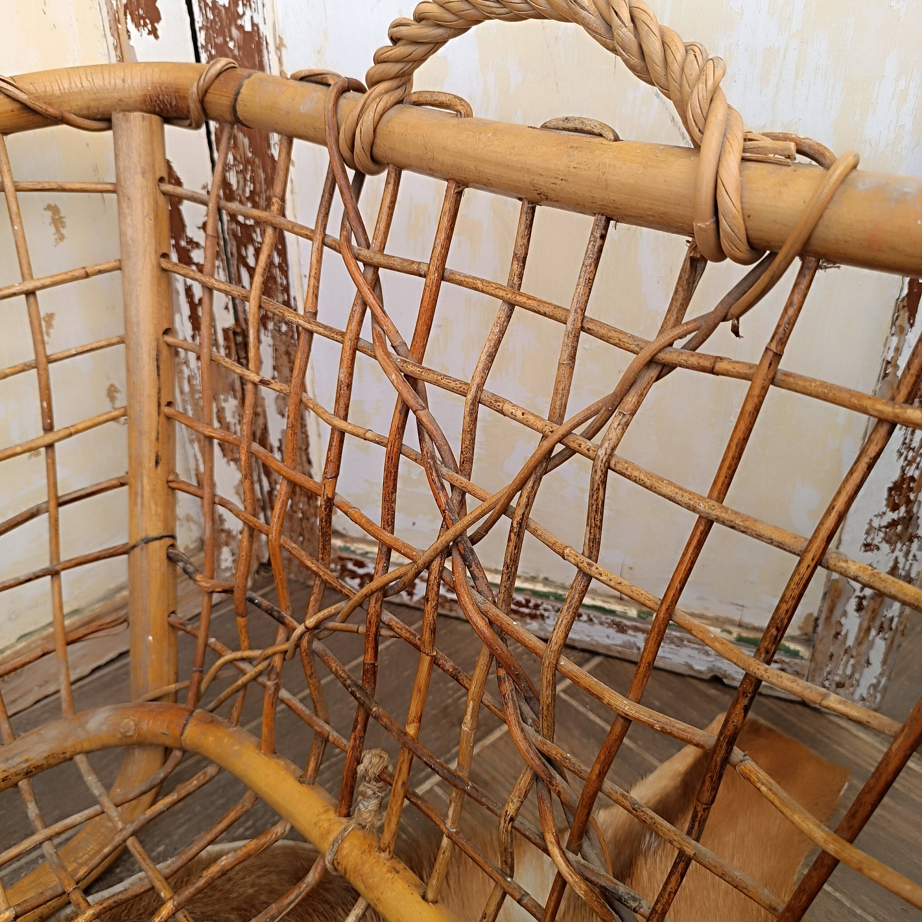 OLD BASKET OR LAUNDRY BASKET