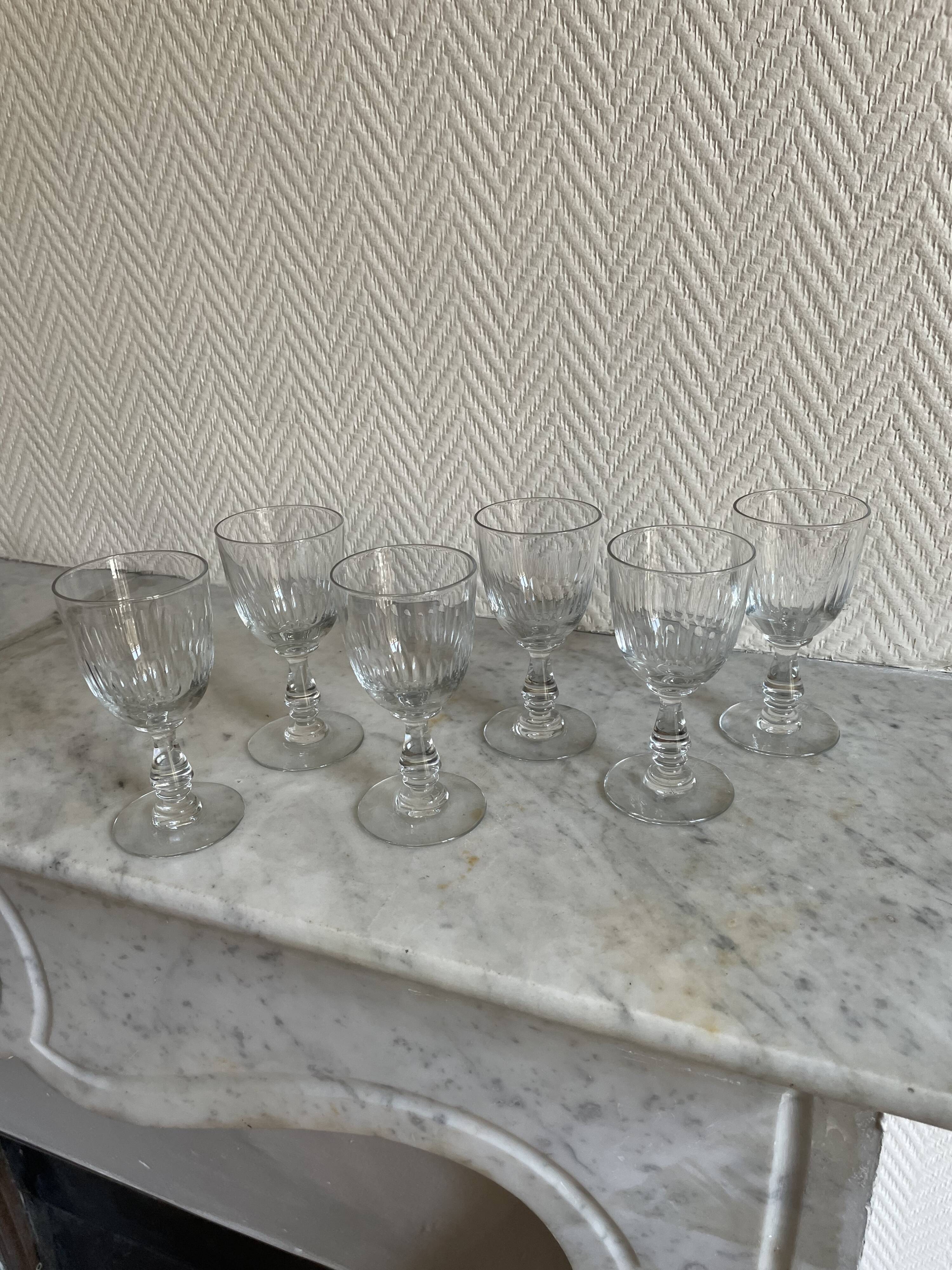 Lot de six verres à pied type Saint Louis