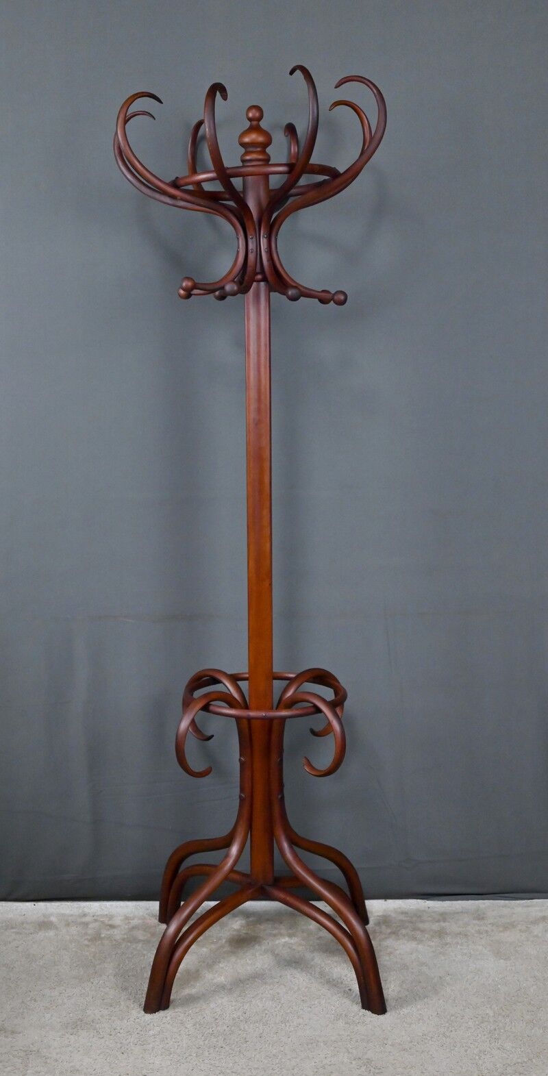 Large curved beech coat rack in the Thonet style – early 20th century