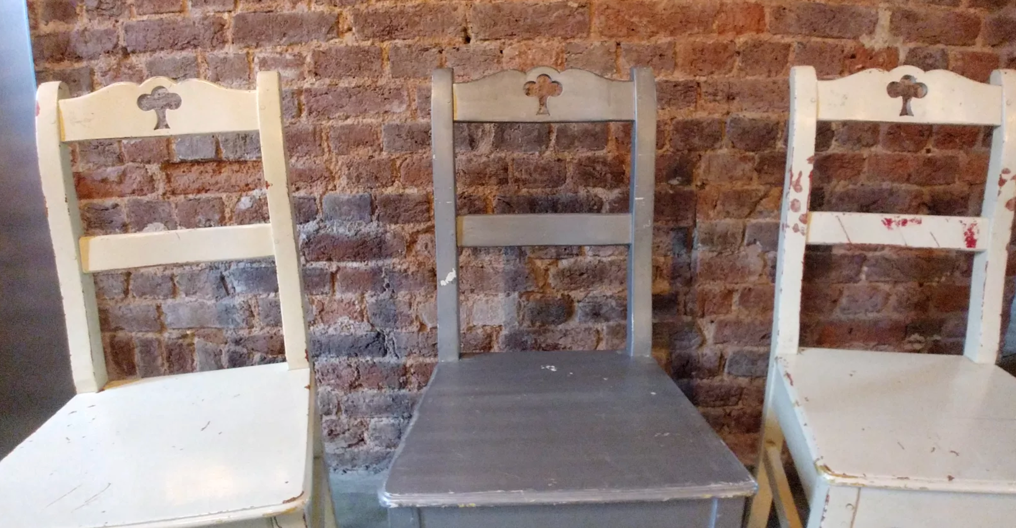 Set of 3 country chairs