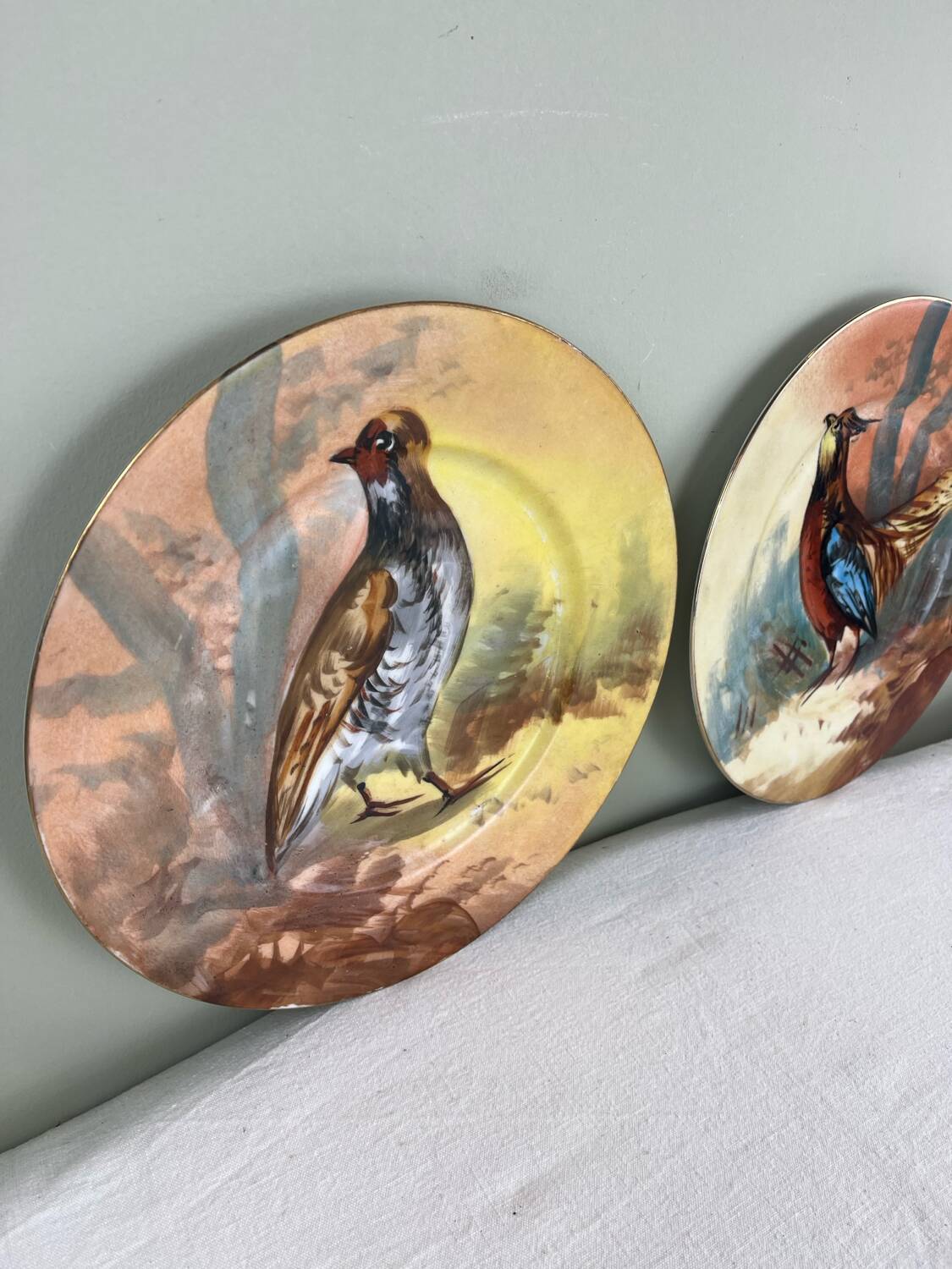 Set of decorative plates