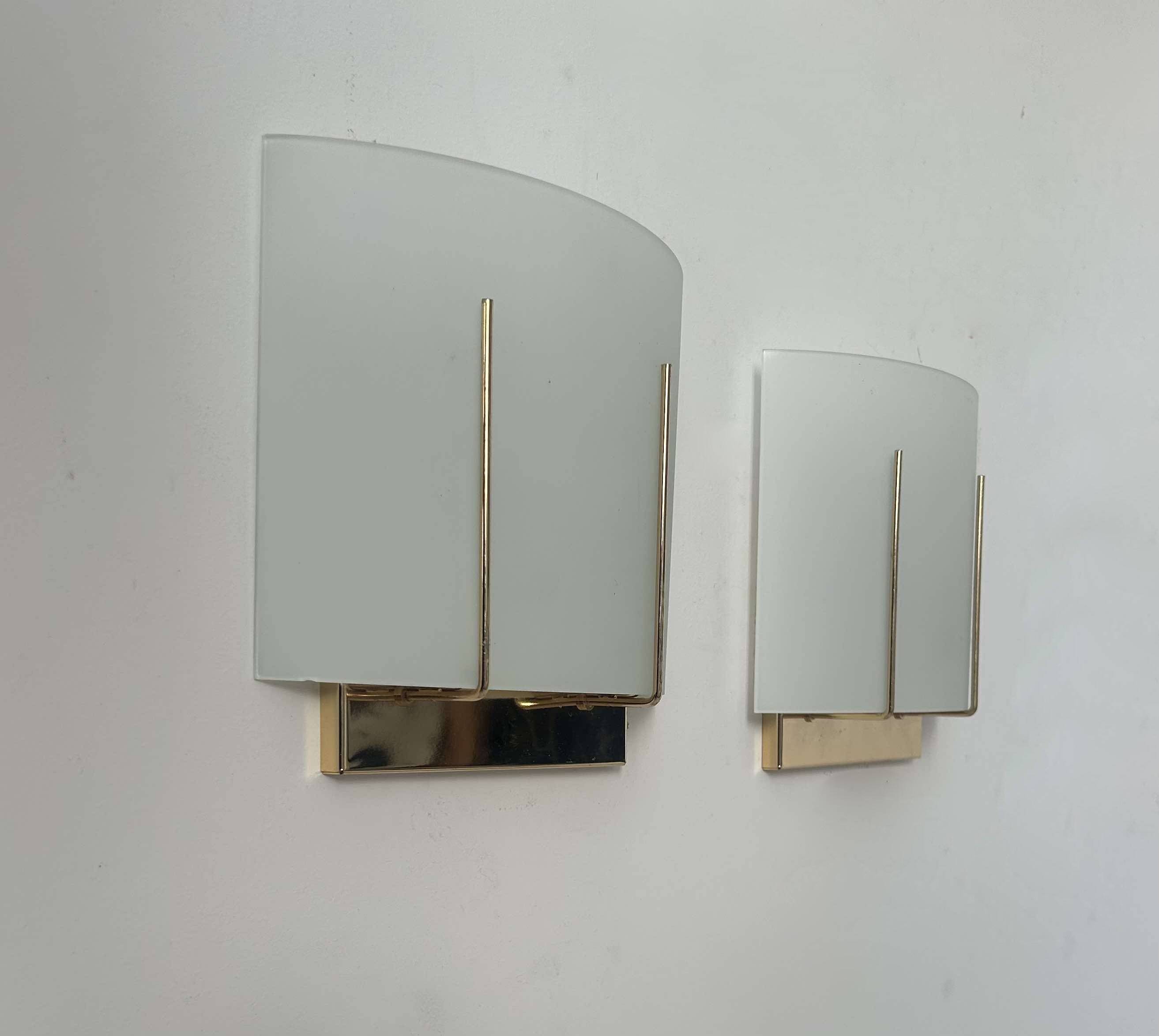 Pair of vintage wall lights, gilded brass and sandblasted glass, Italy 1970
