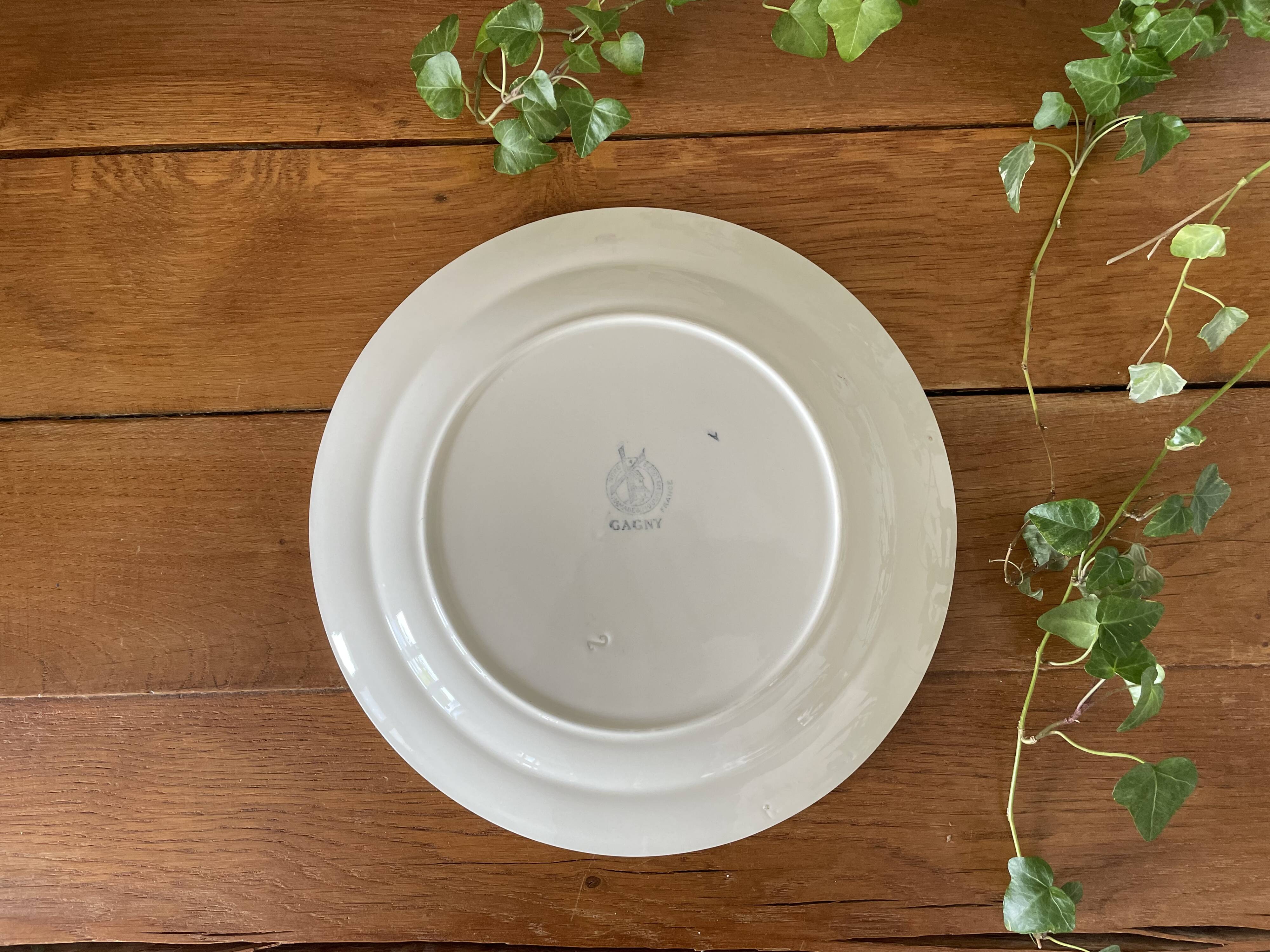 Antique serving dish in Saint-Amand earthenware (Nord)