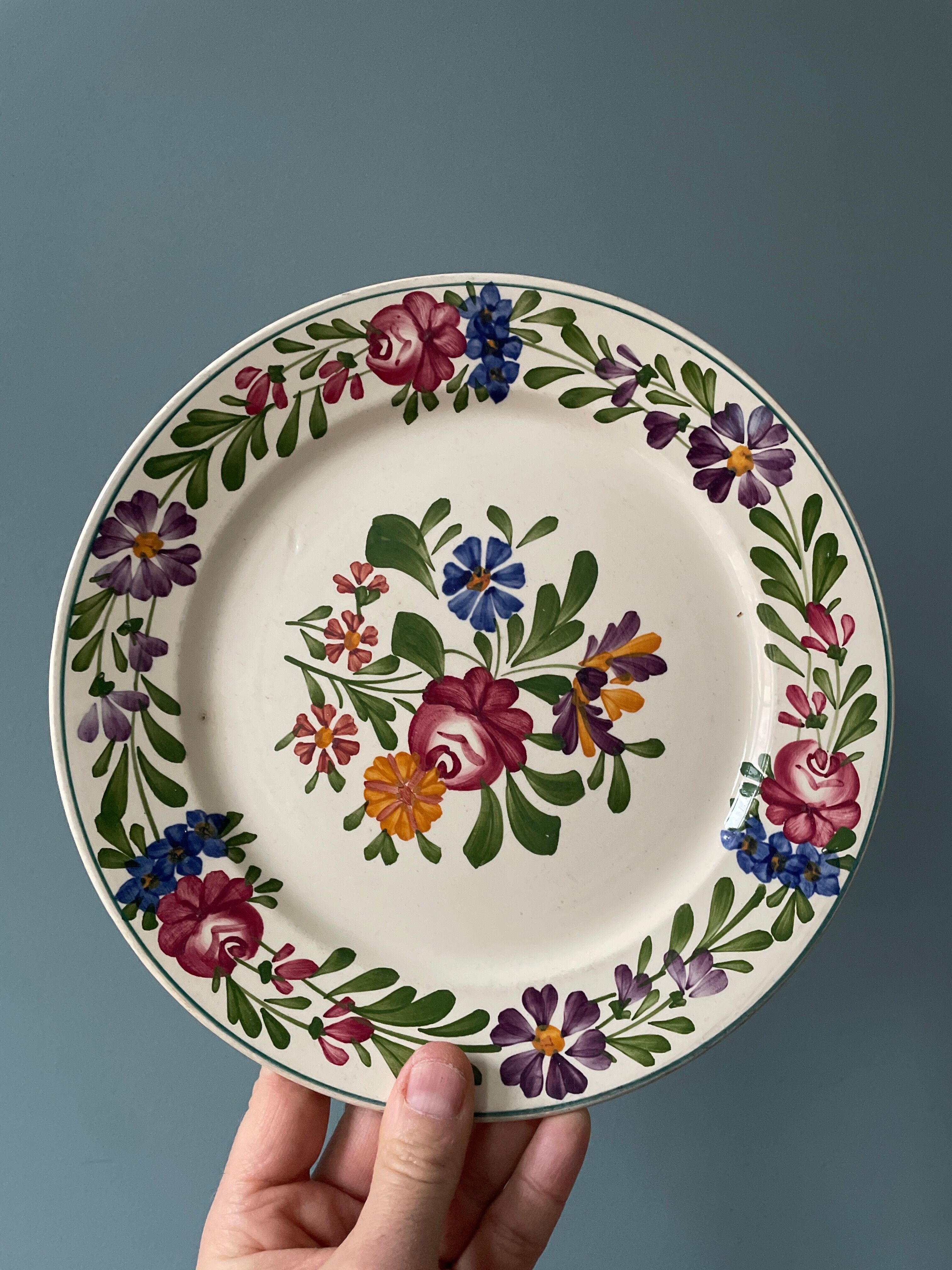 Set of 8 flat plates in Sarreguemines earthenware, model "Rusticana"