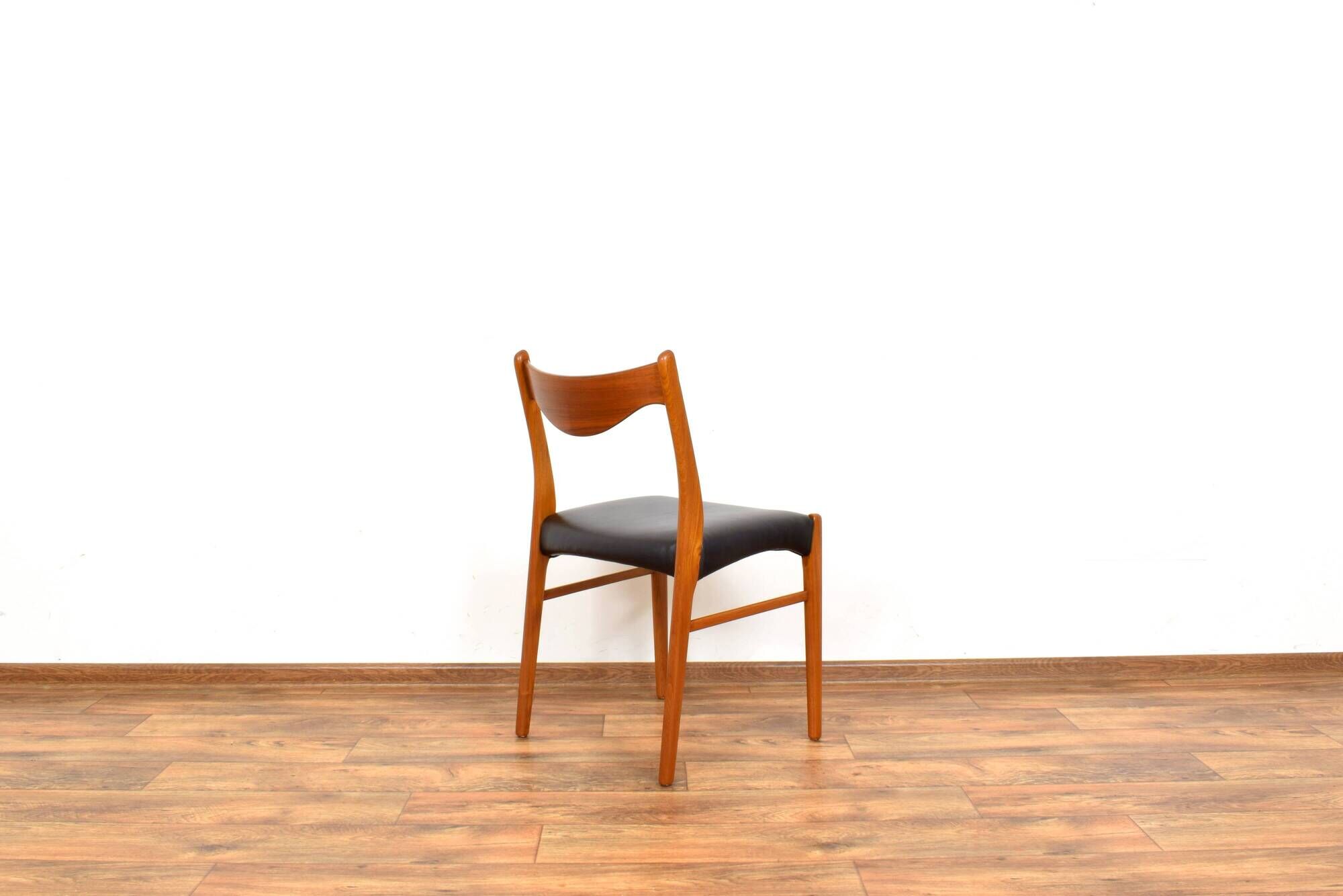 Mid-Century Danish Teak and Leather Dining Chairs by Arne Wahl Iversen for Glyngøre Stolefabrik, 196