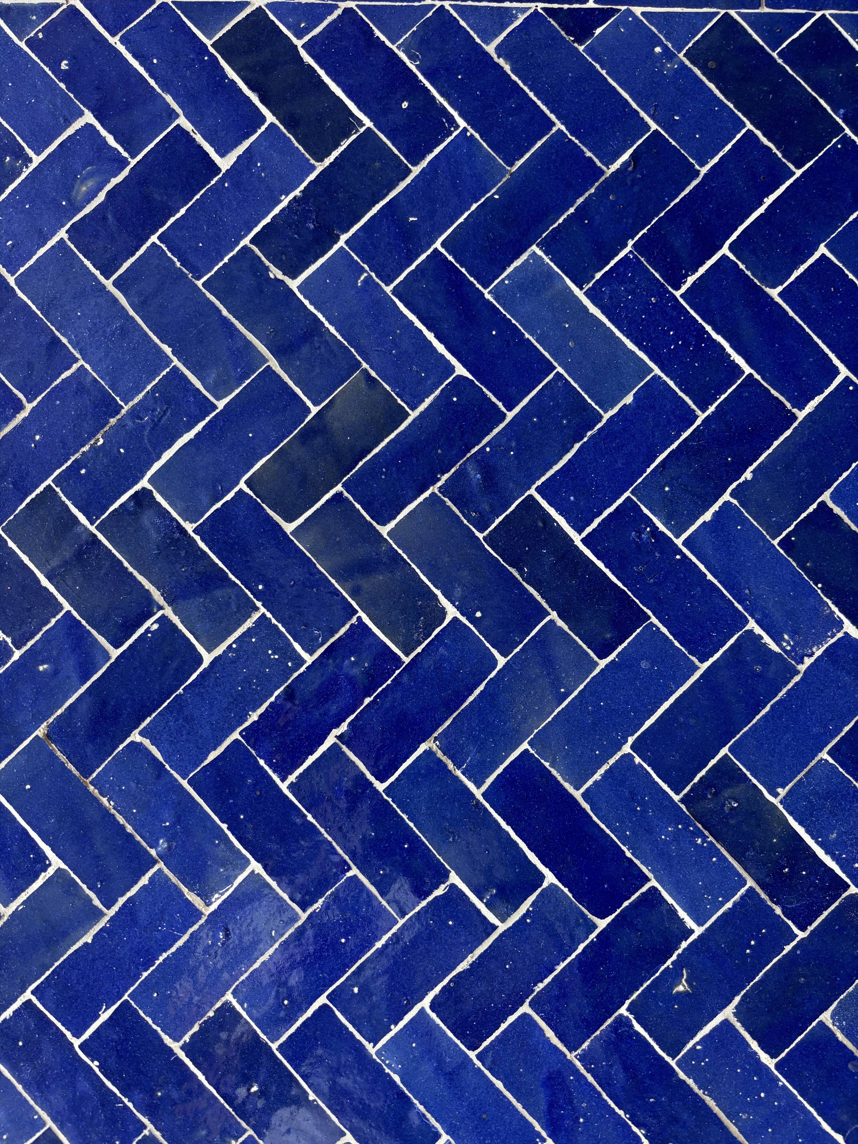 Square coffee table in Majorelle blue zellige, handmade – 60 × 60 cm