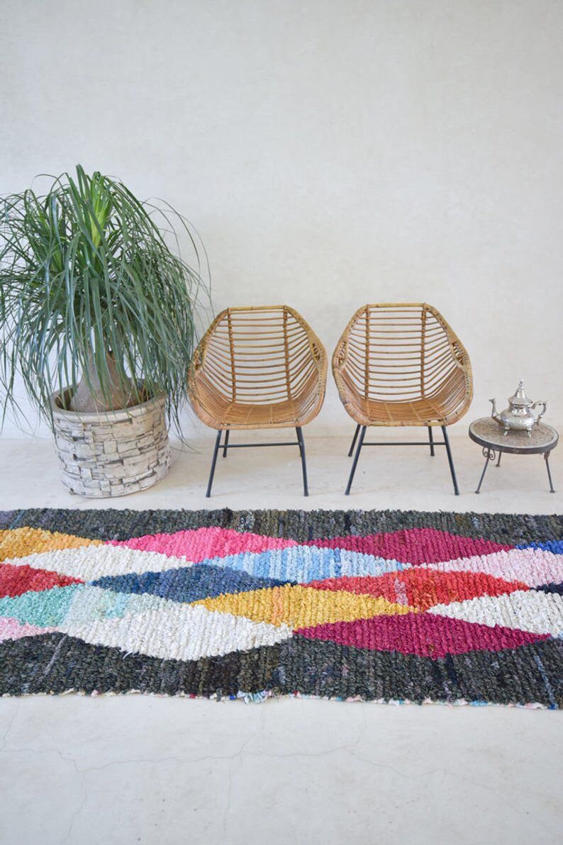 Carpet Moroccan vintage. 90 x 305