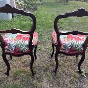 Chaises anciennes en noyer