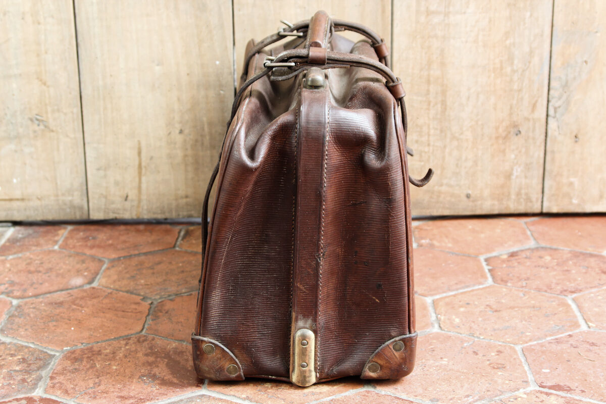 Leather suitcase - 20s