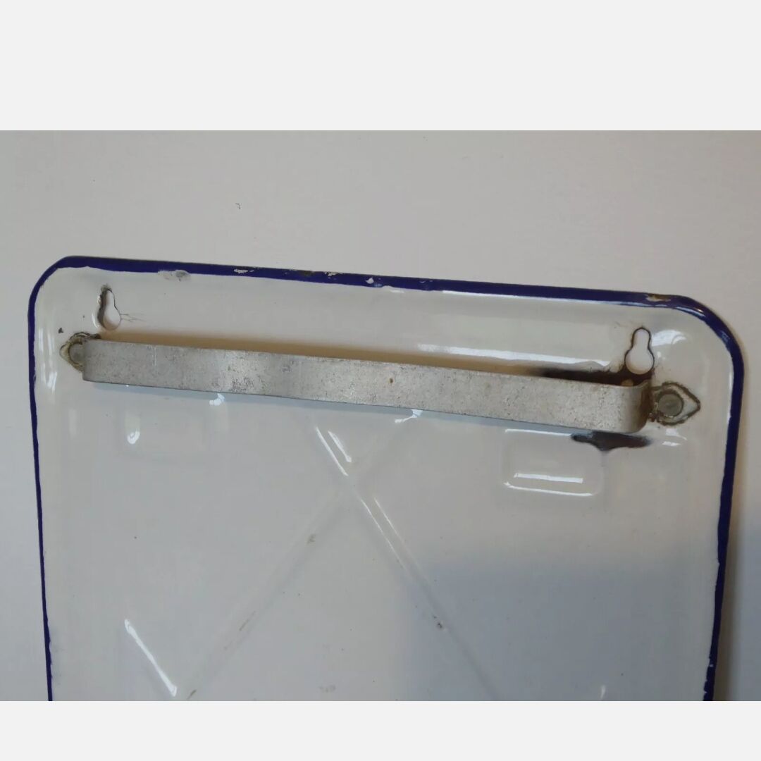 Ladle door kitchen utensil pot in enamelled sheet metal