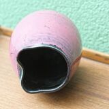 Vase rose en grés vernissé, signé
