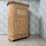 Antique pine bonnetière (renovated)