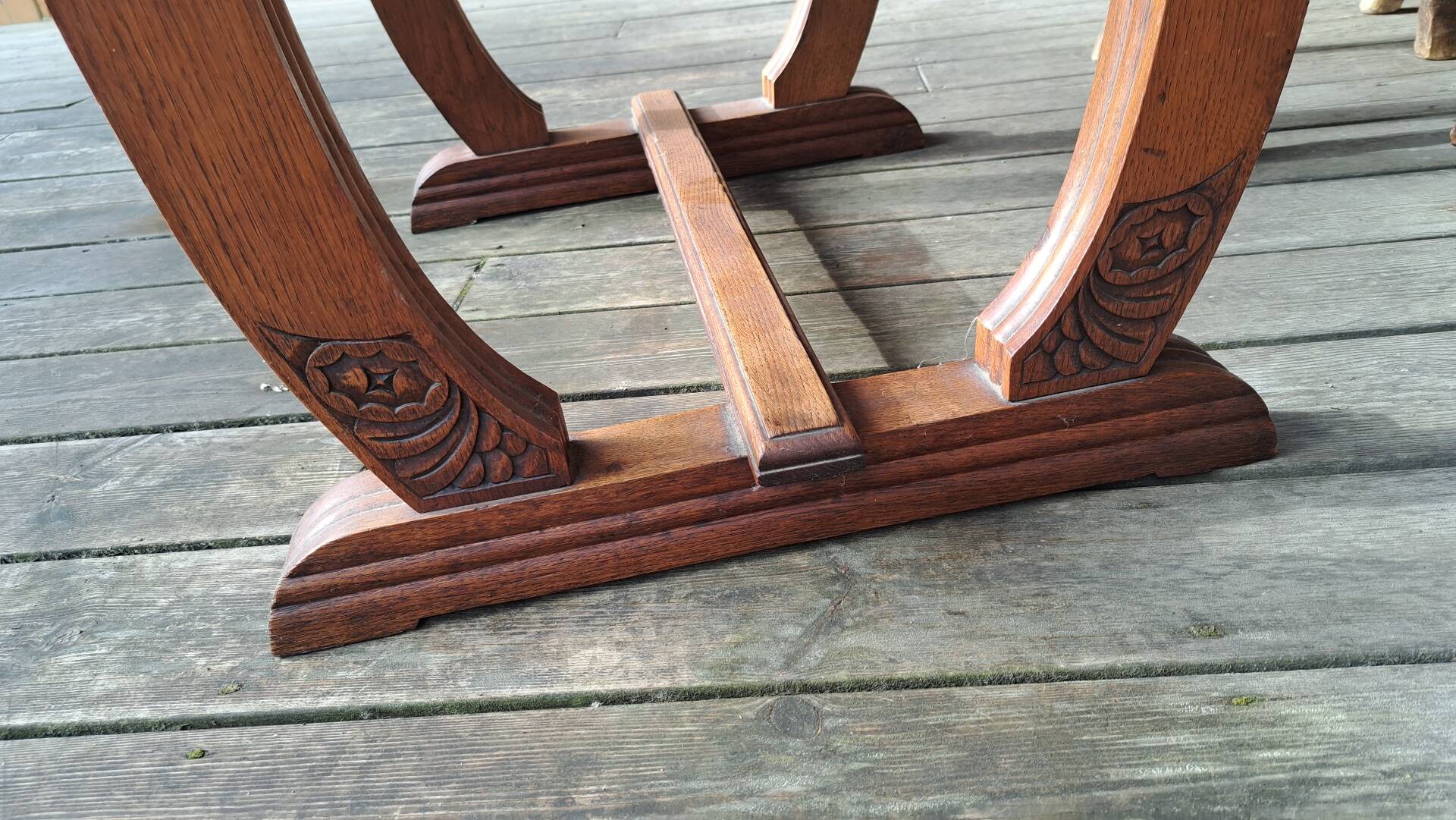 Art deco extendable table