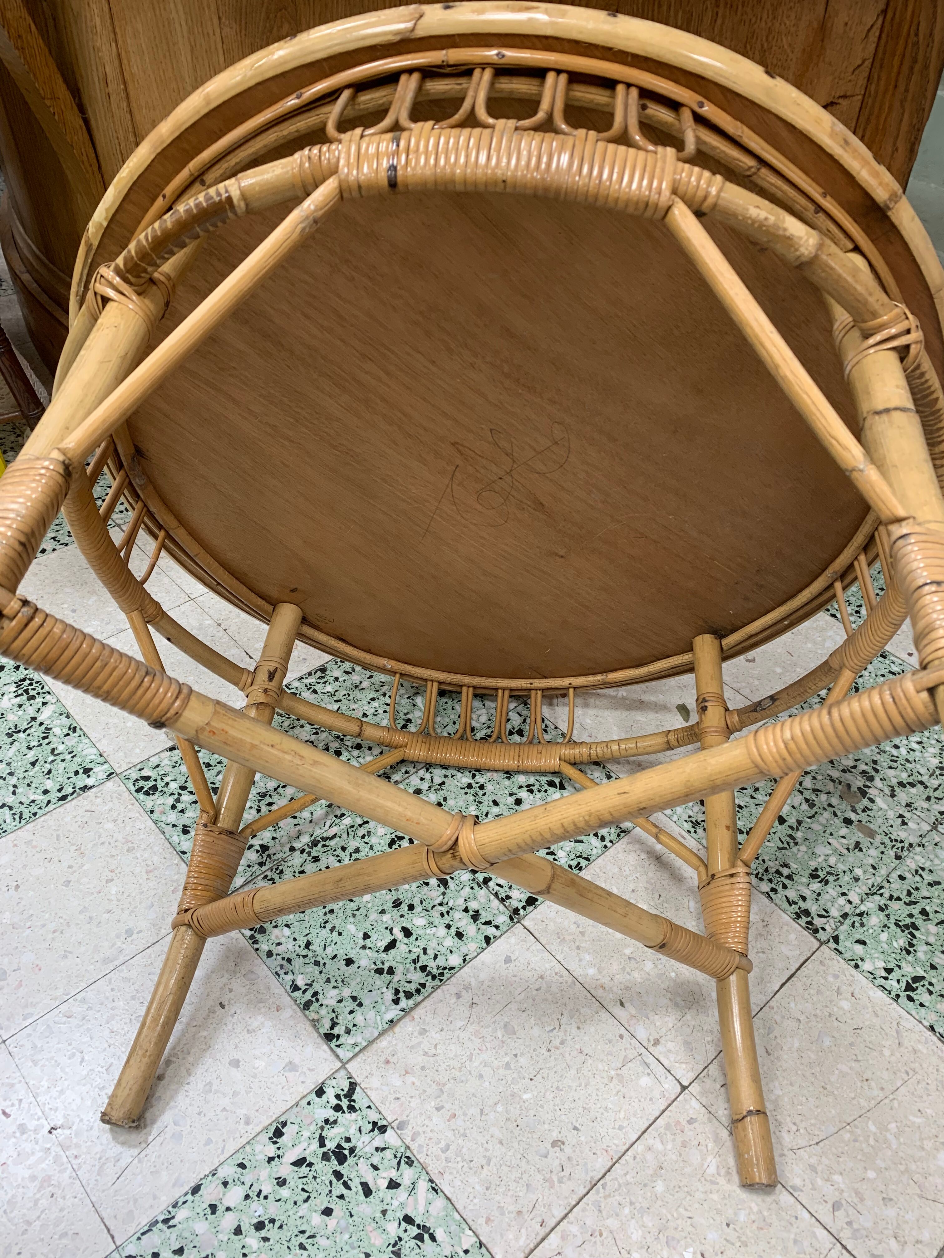 Old round rattan coffee table