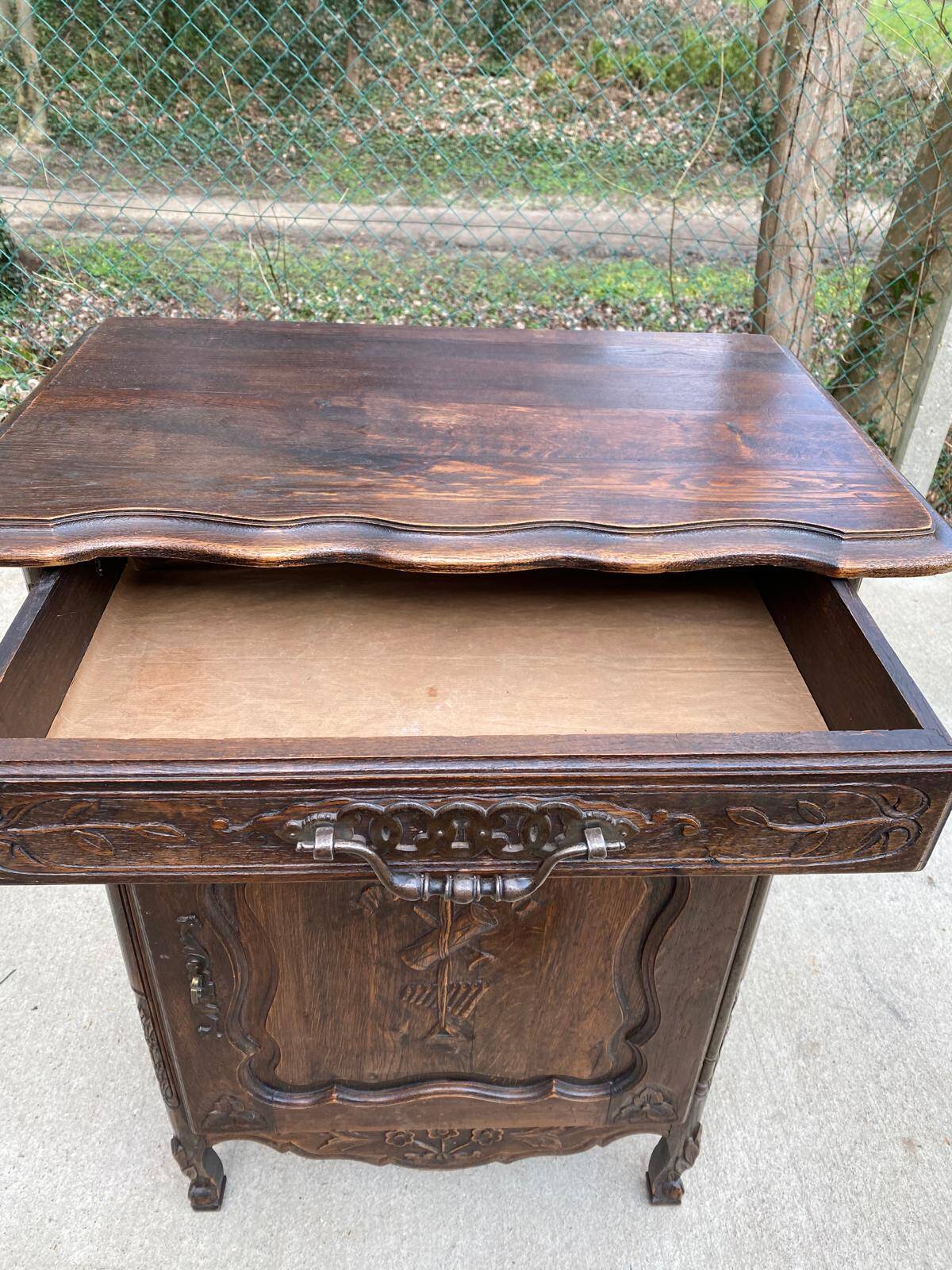Renaissance chest of drawers in solid dark oak wood