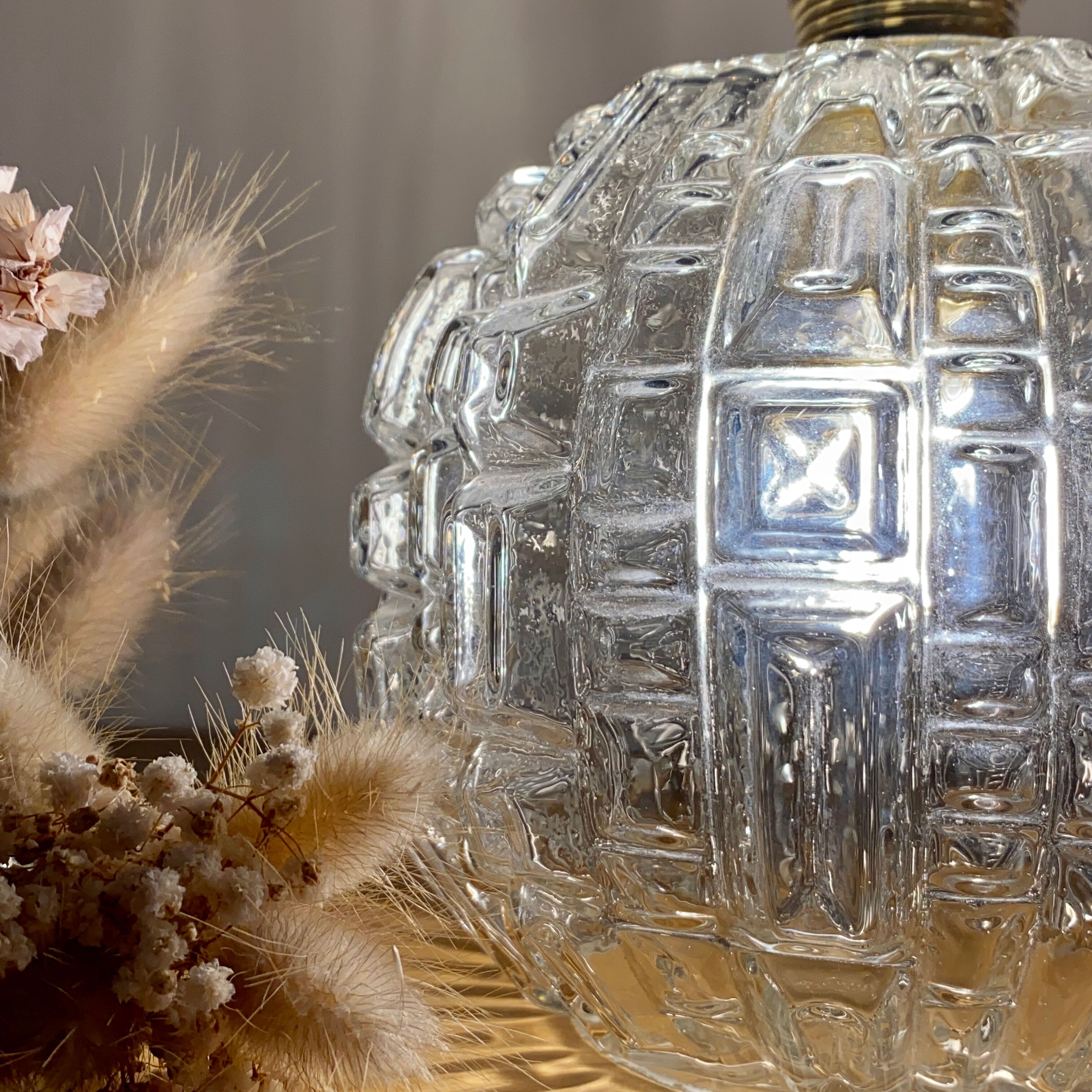 Baladeuse globe vintage en verre moulé