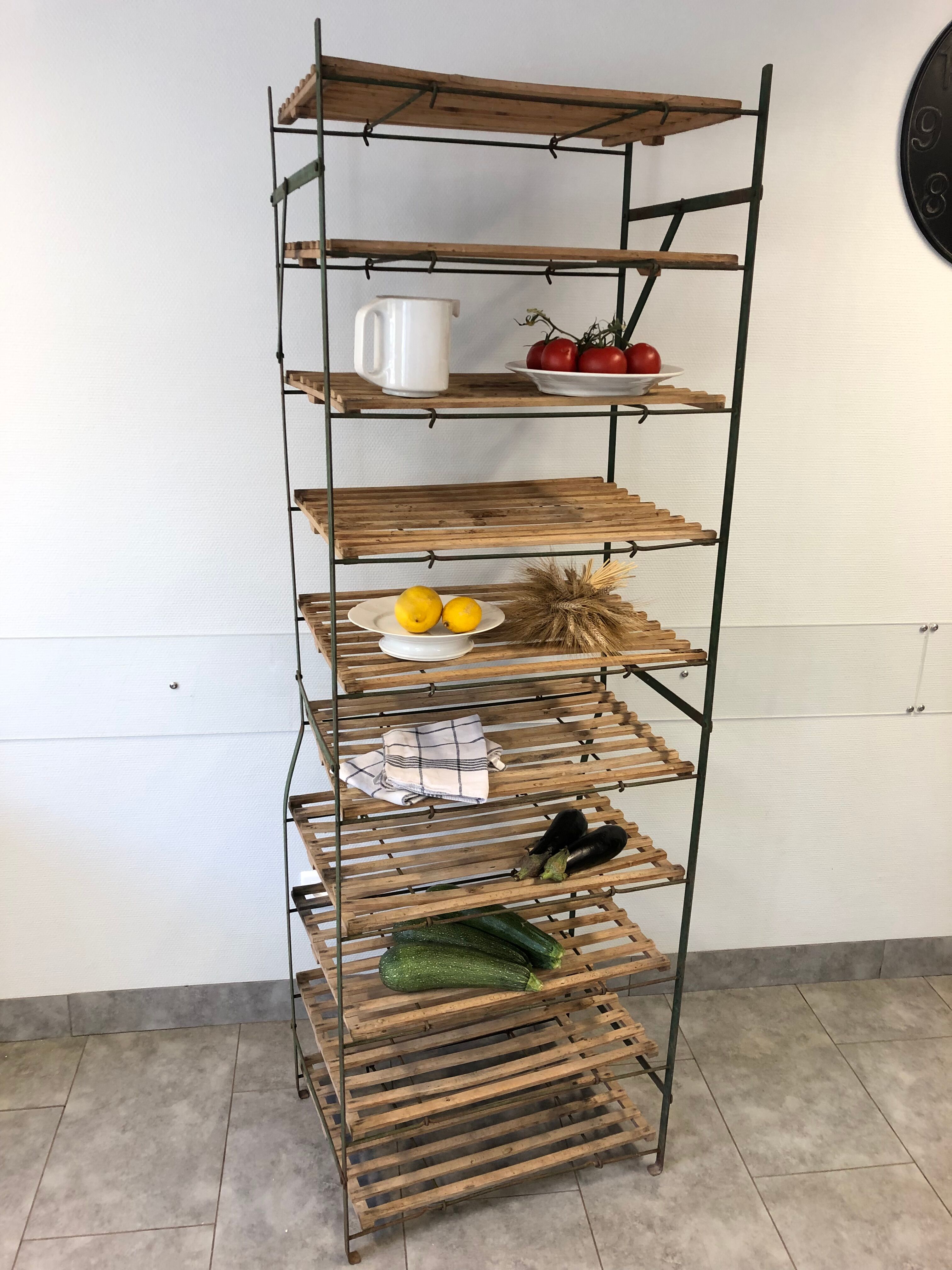 Former vegetable and fruit holder