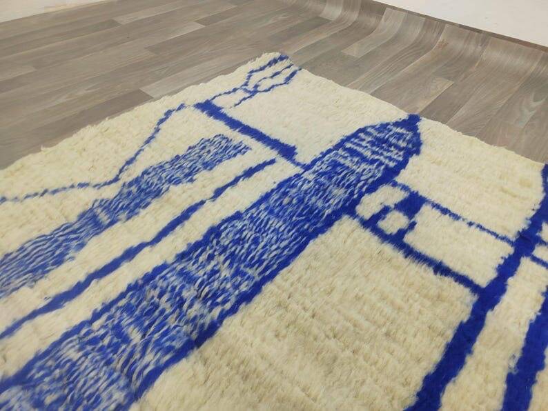 Authentic traditional Azilal Moroccan rug from the Atlas, size 150/250 cm.