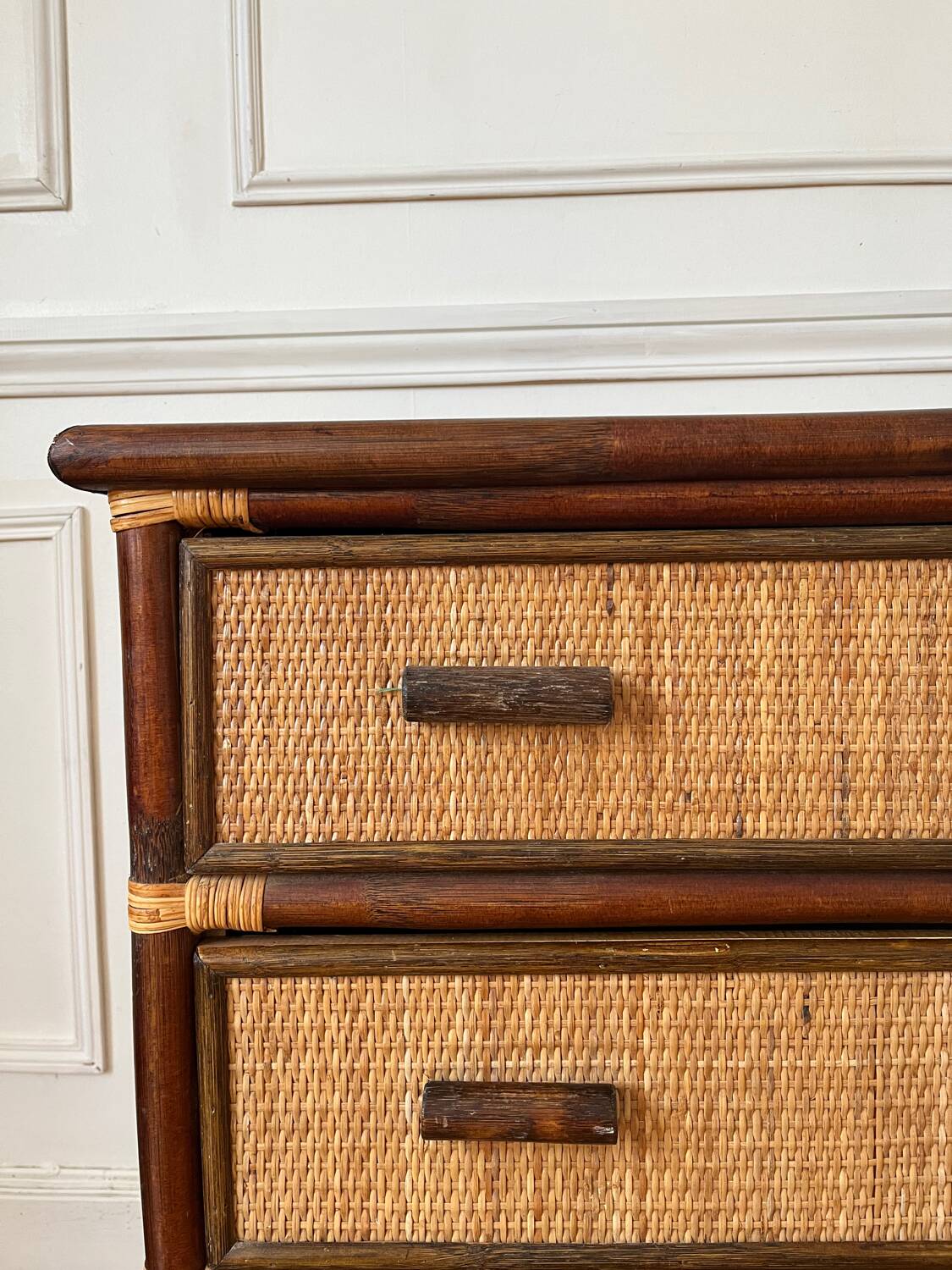 Commode en rotin vintage