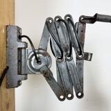 Applique murale industrielle grise en forme de ciseaux, Elektroinstala, années 1960