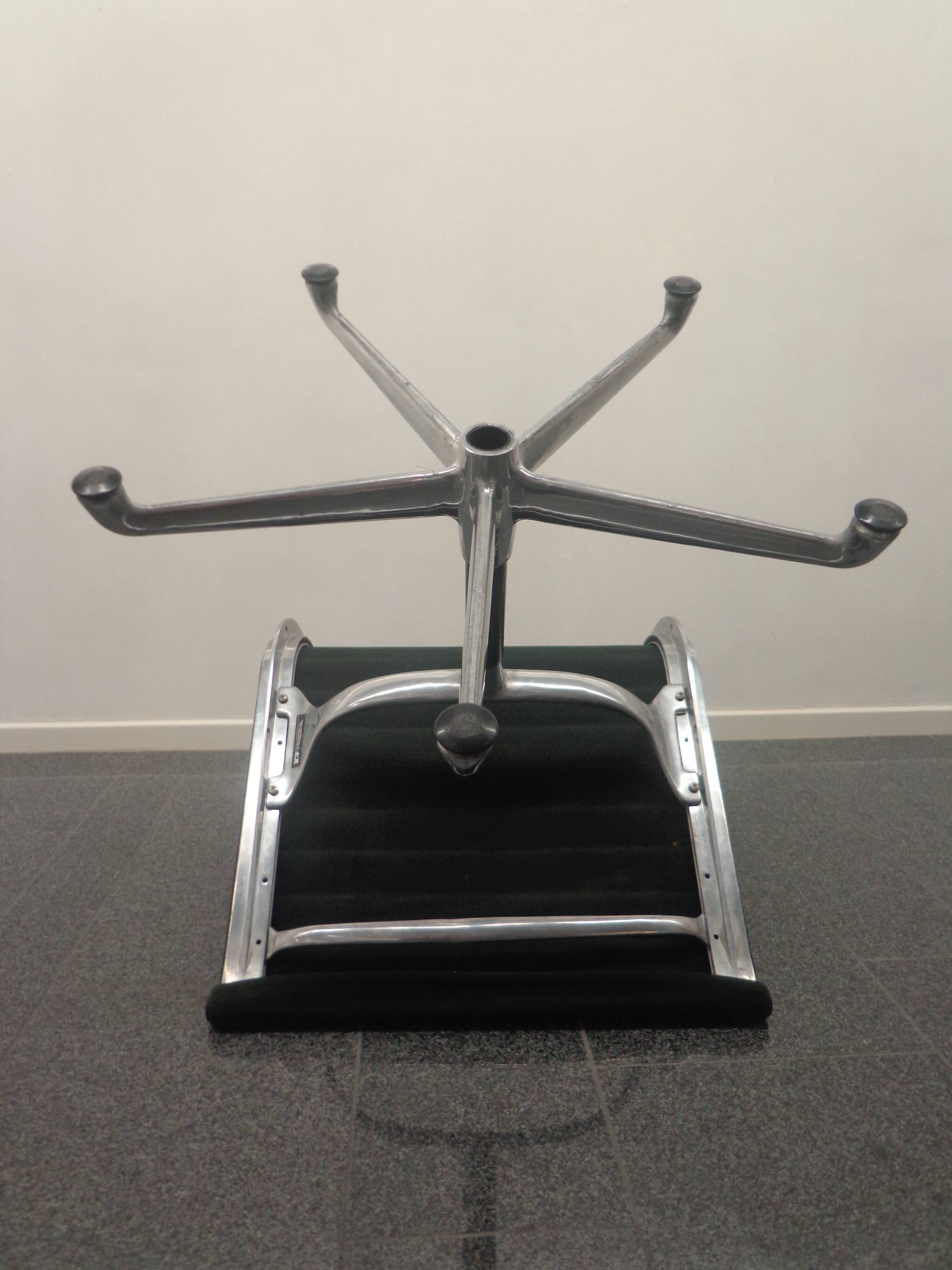 EA101 office chair by Charles & Ray Eames for ICF, 1970