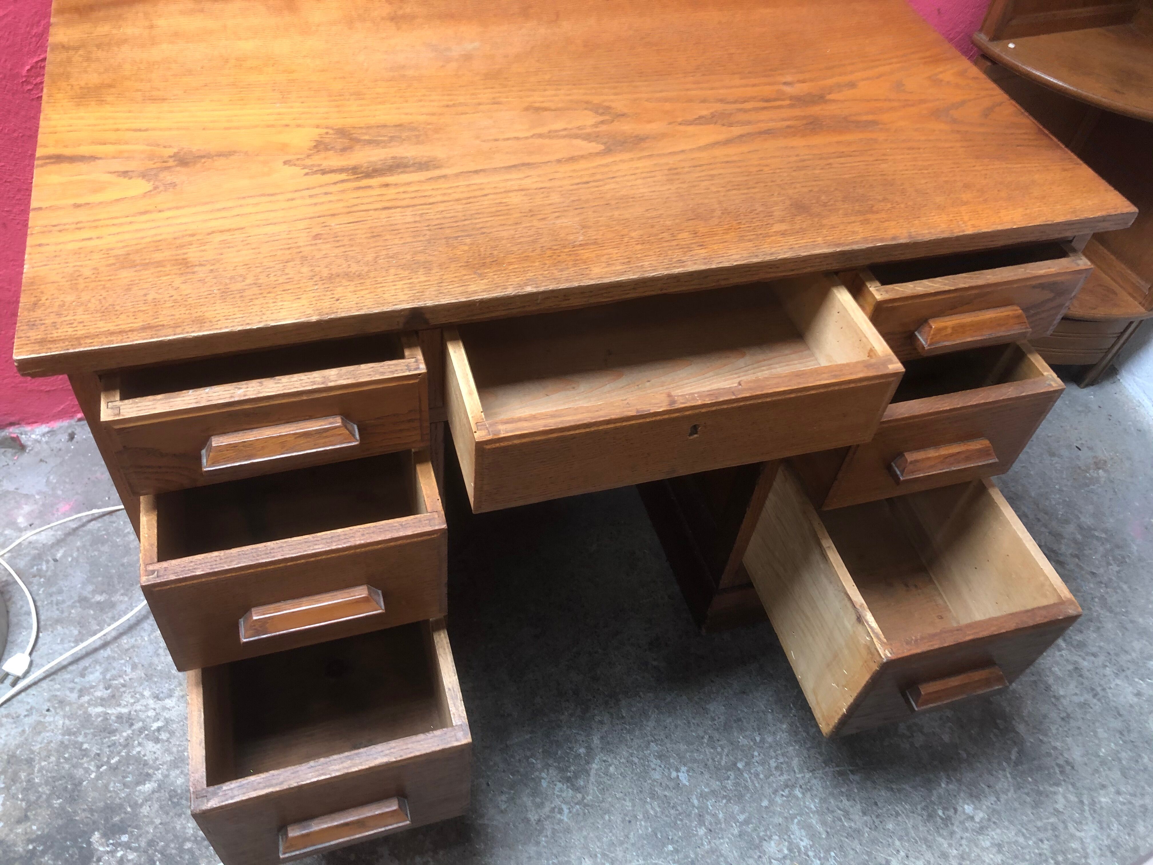 Bureau style administration vintage 1950