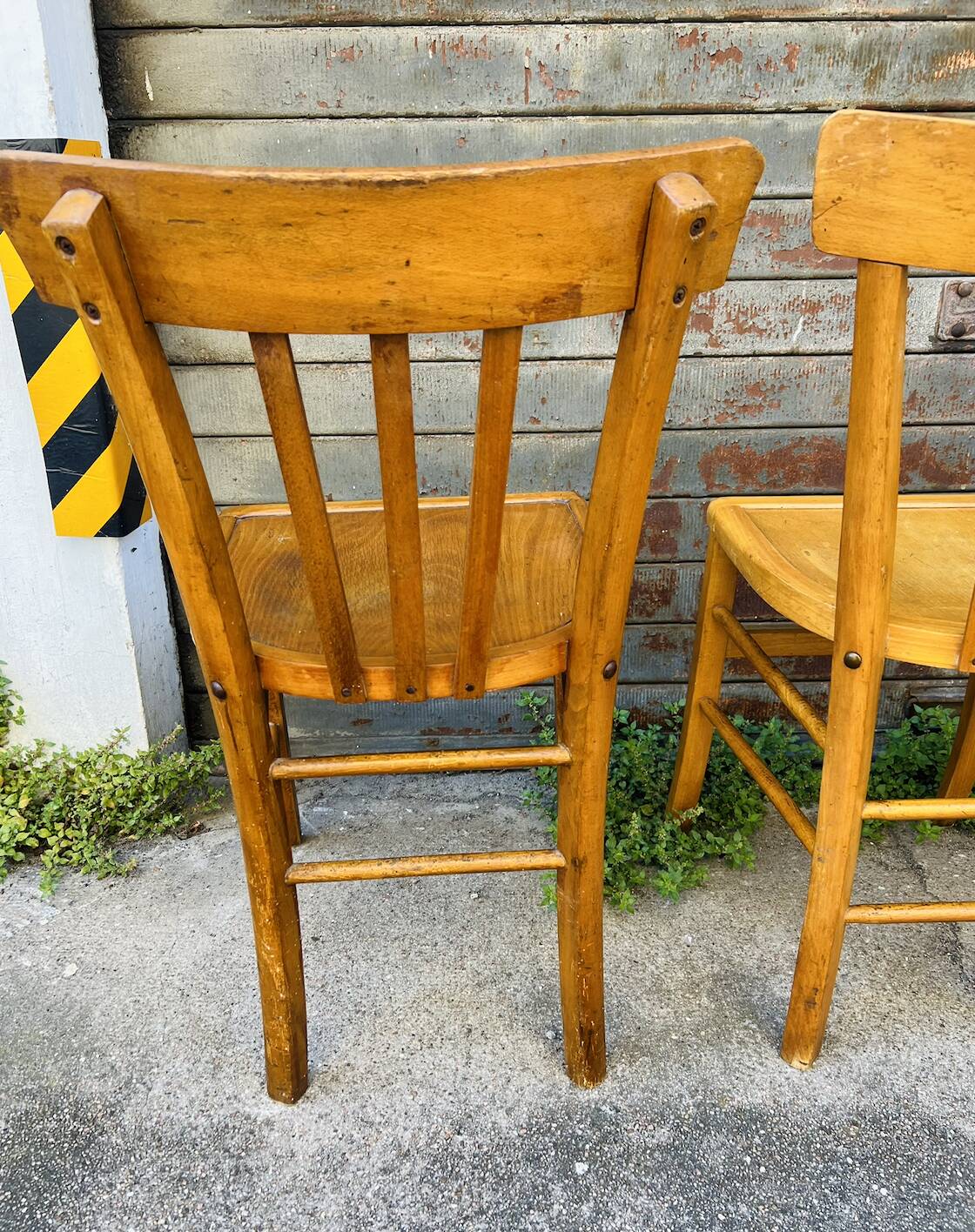 Suite de Chaises de Bistrot en Bois