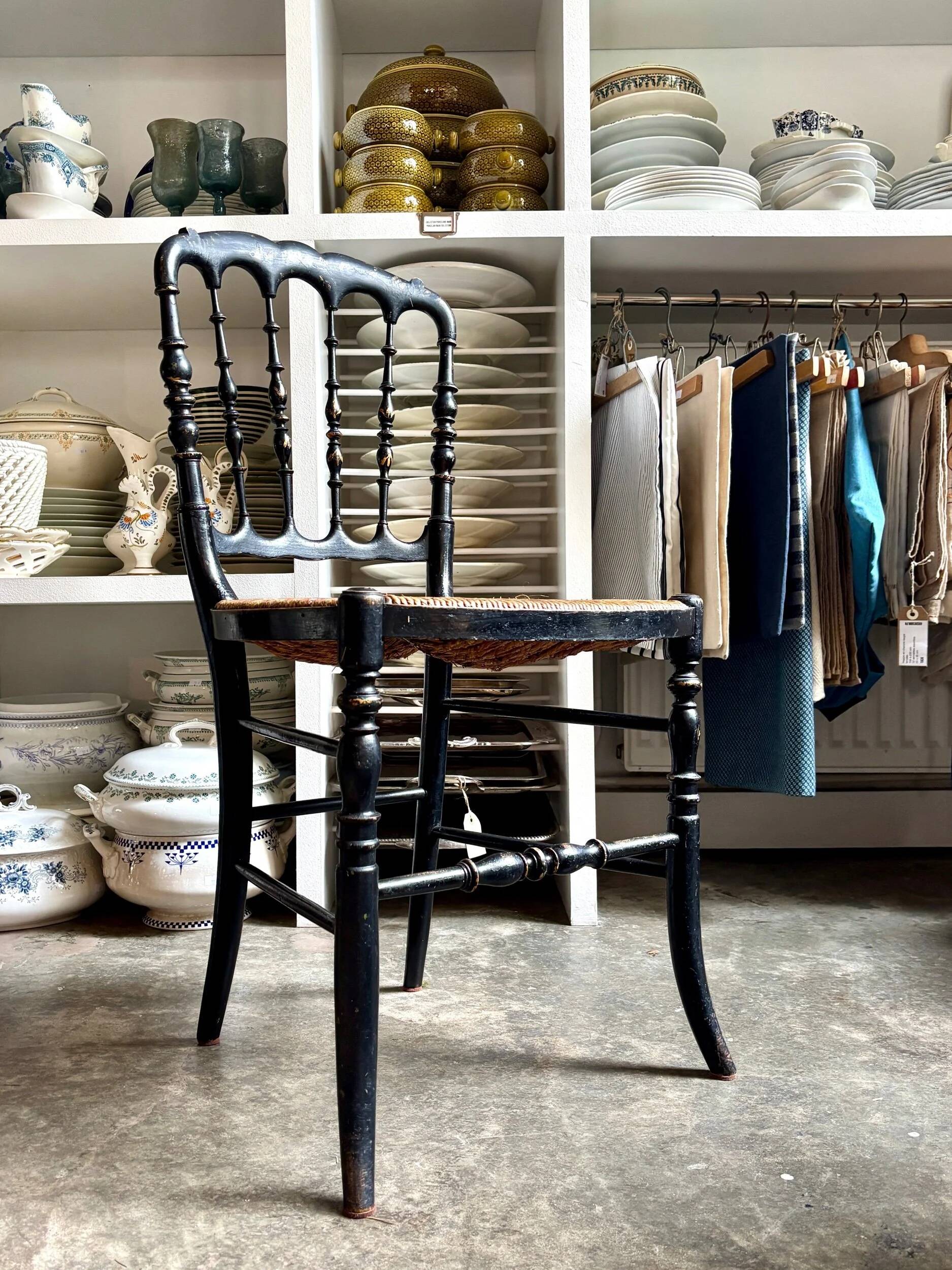 Napoleon III chair in black wood and straw