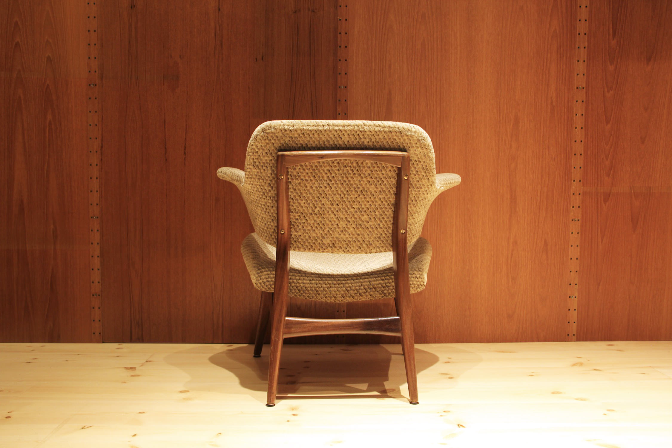 Fauteuil par Louis Van Teeffelen par WéBé