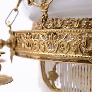 Lustre en laiton de la première moitié du XXe siècle.
