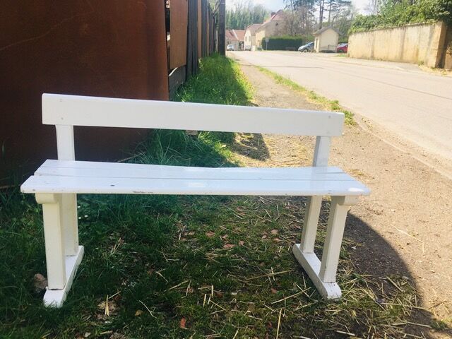 Couple of beautiful garden benches from a school '50s in beech and chain low folder