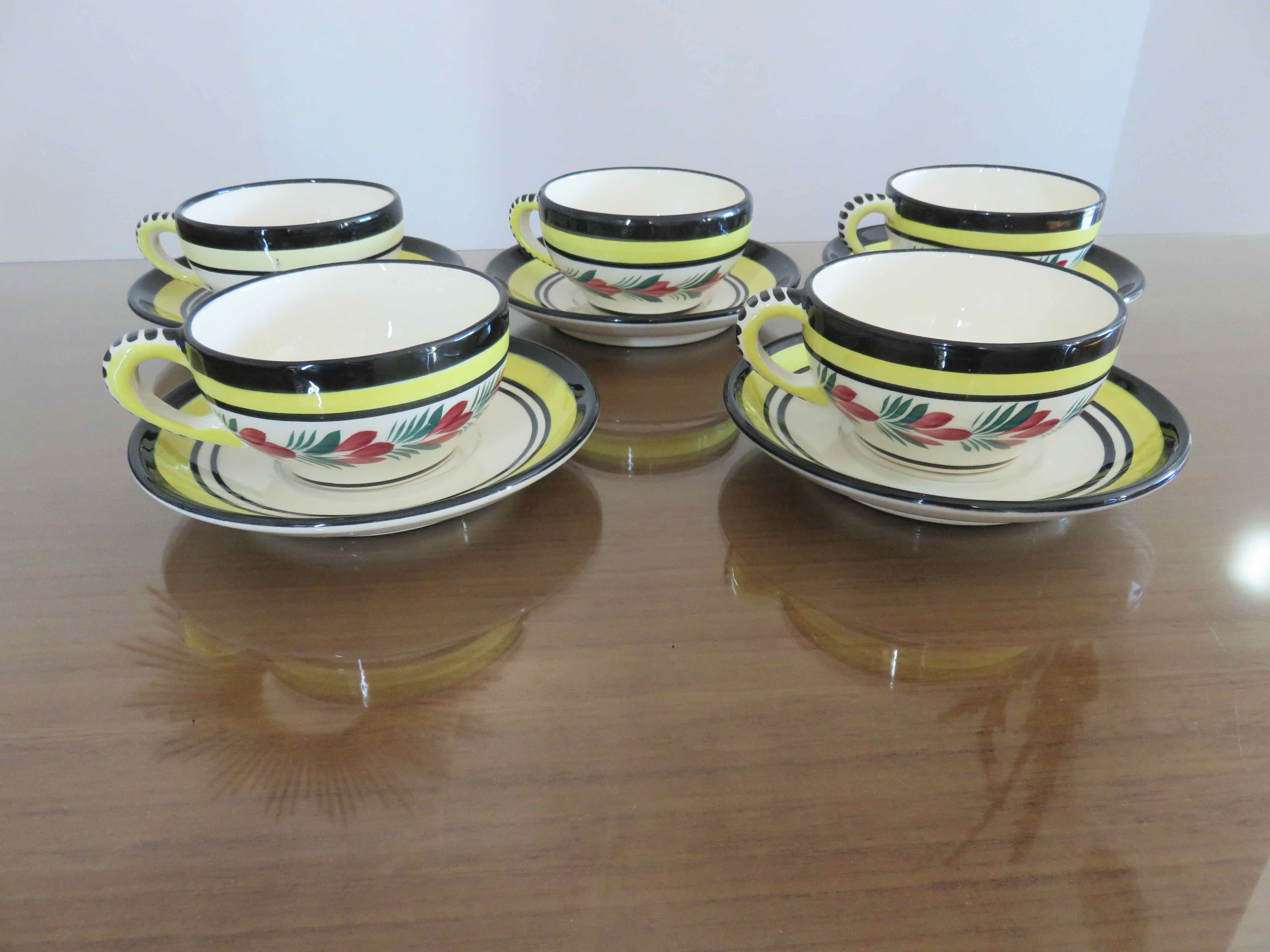 Set of 5 cups and 5 under cups Henriot Quimper