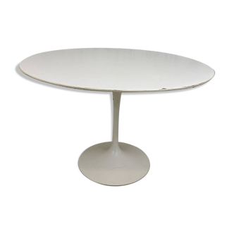 Table Tulip d'Eero Saarinen pour knoll