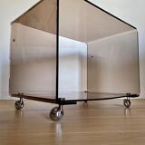 Cube plexi fumé sur roulettes