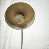 Articulated desk lamp