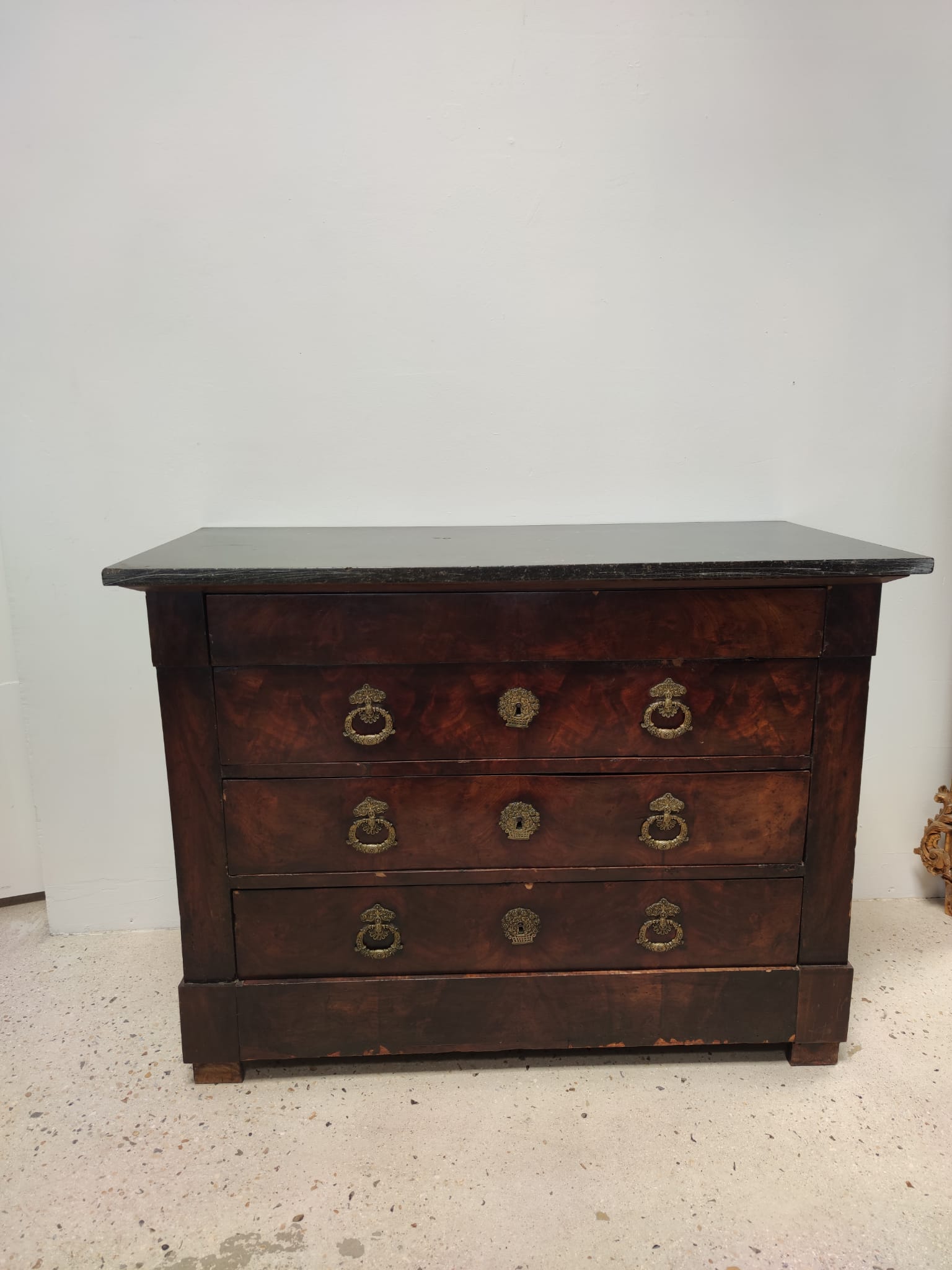 Chest of drawers in wood and gray marble with 4 drawers nineteenth century