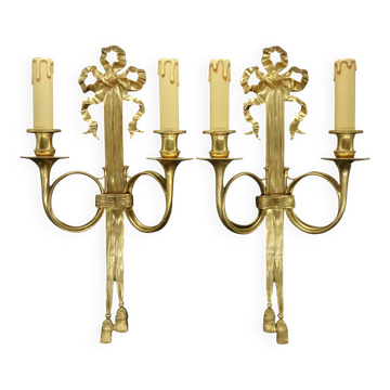 Large pair of wall sconces, bows & hunting horns, Louis XVI style - bronze