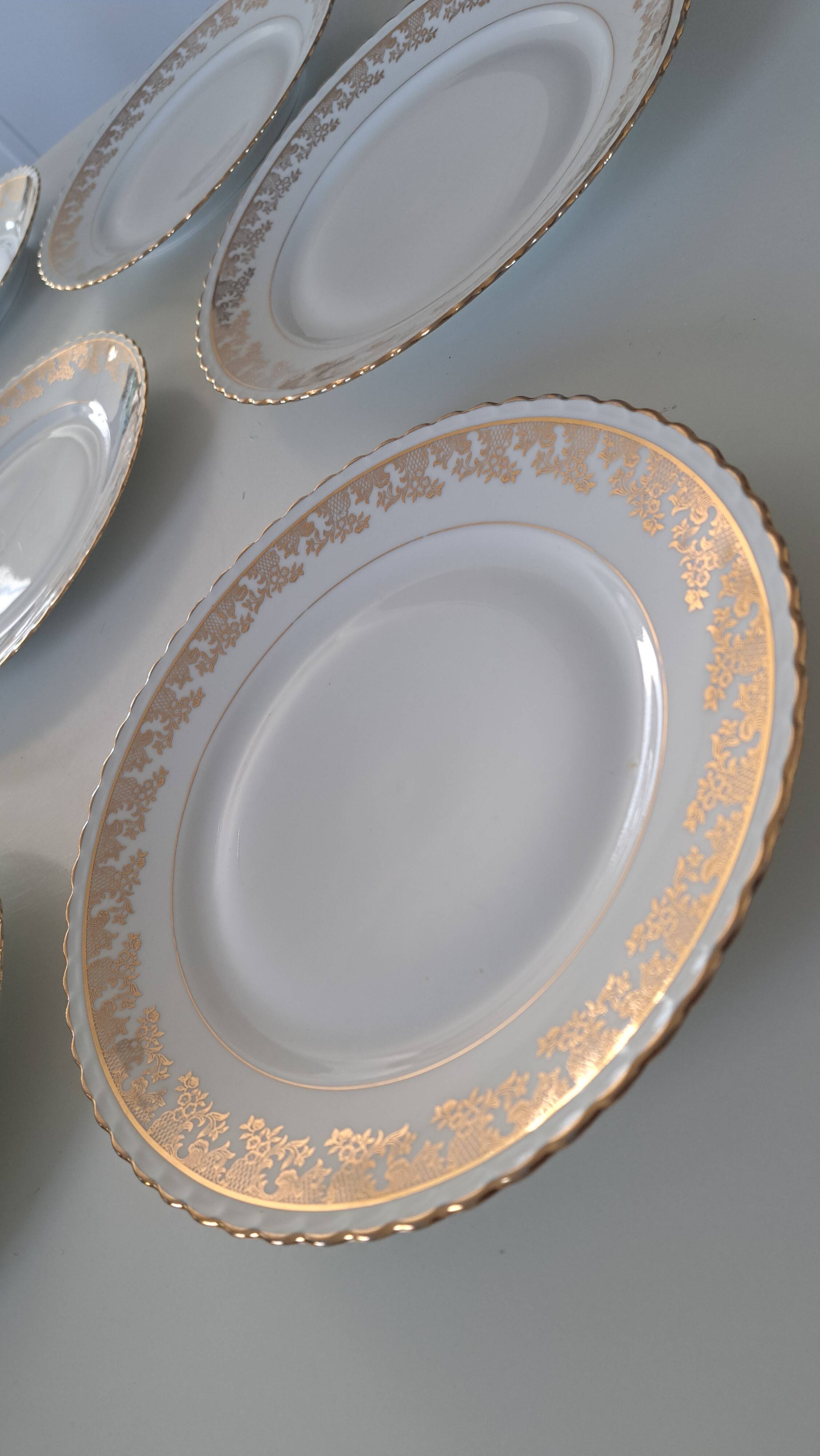 Set of 8 Limoges porcelain plates ADP ROYAL.