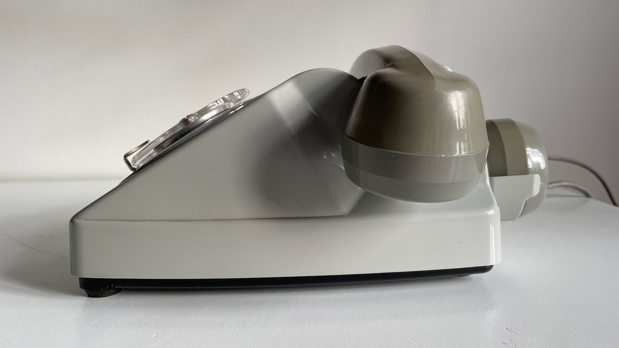 Telephone vintage gris p.t.t. paris