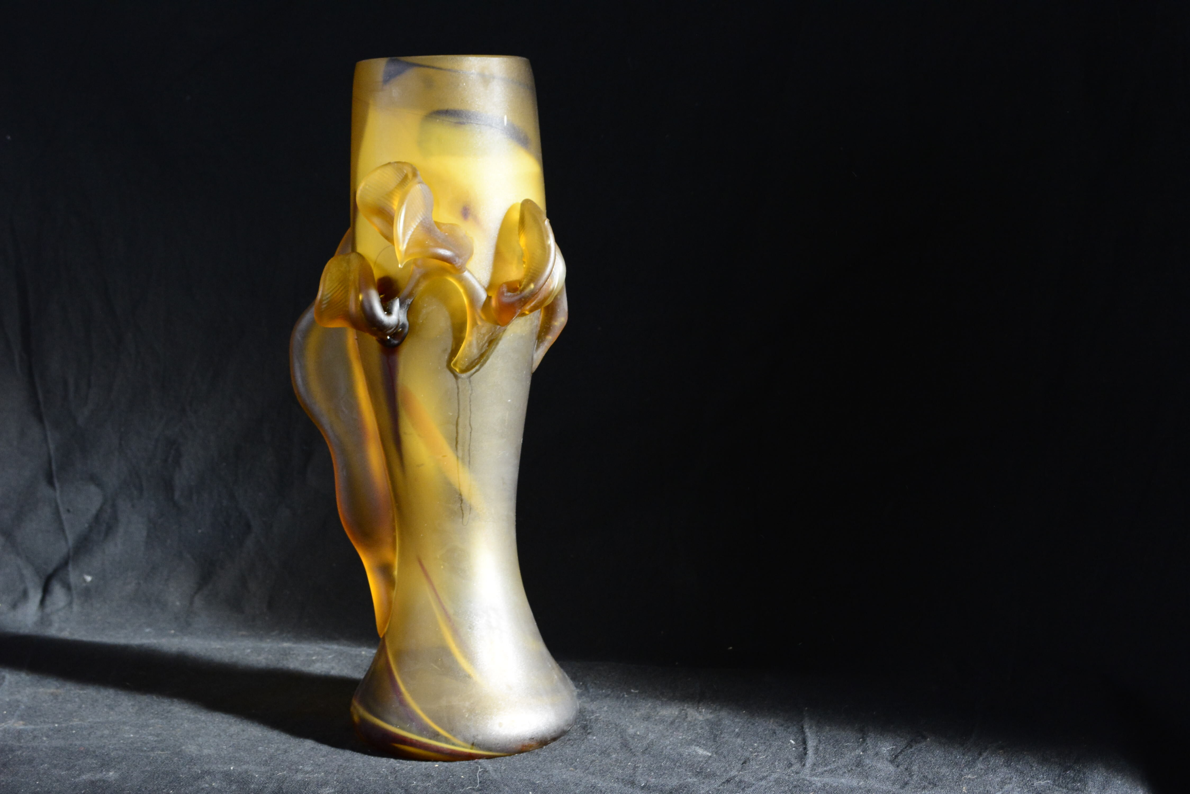 Vase in glass paste art nouveau.