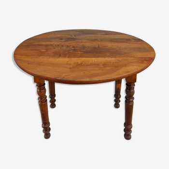 Table en bois ovale ou rectangulaire